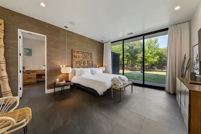Bedroom 1 image 1