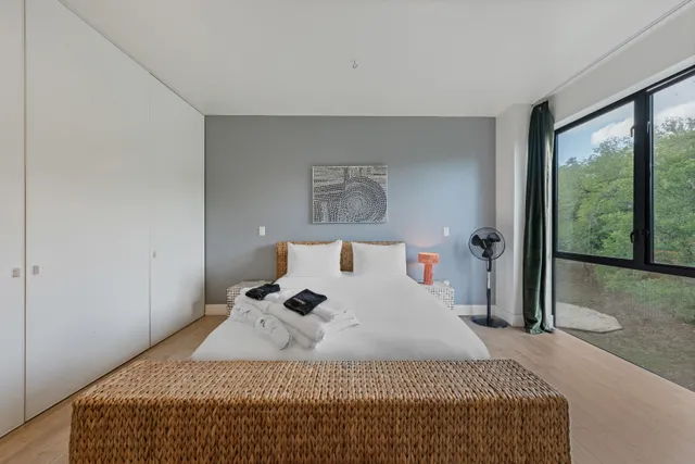 Bedroom 4 image 1