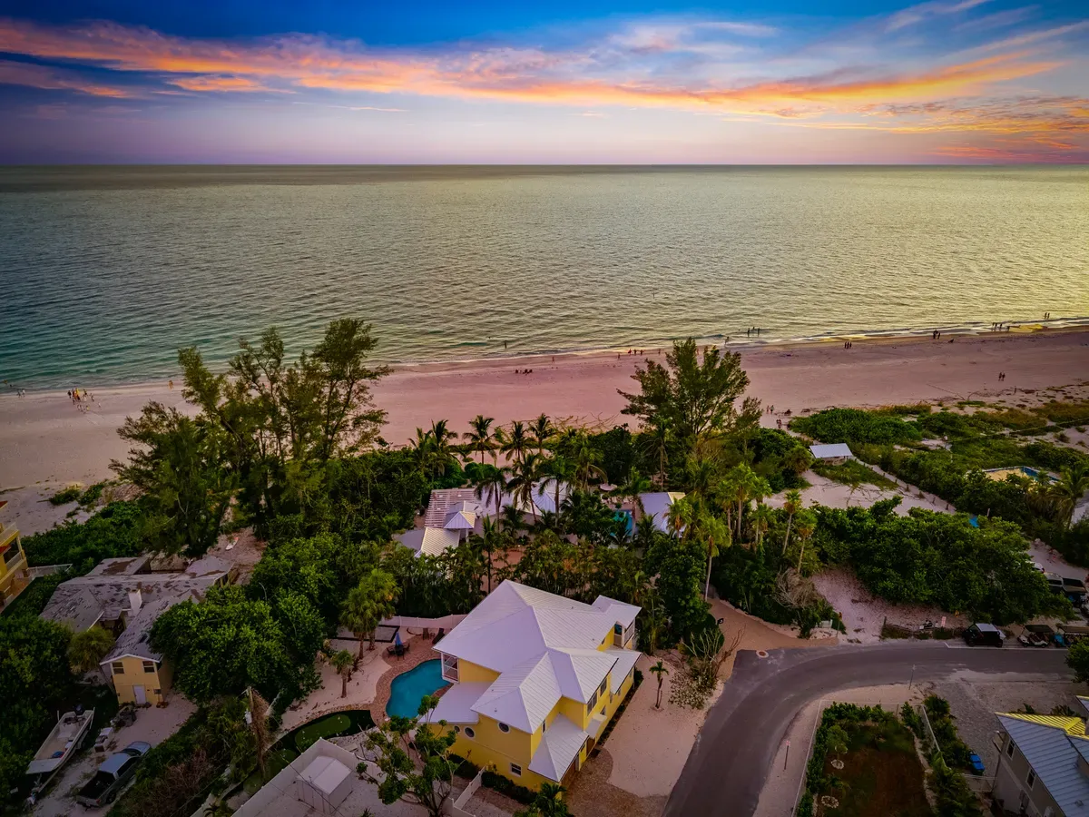 Wander Holmes Beach Shores tour video