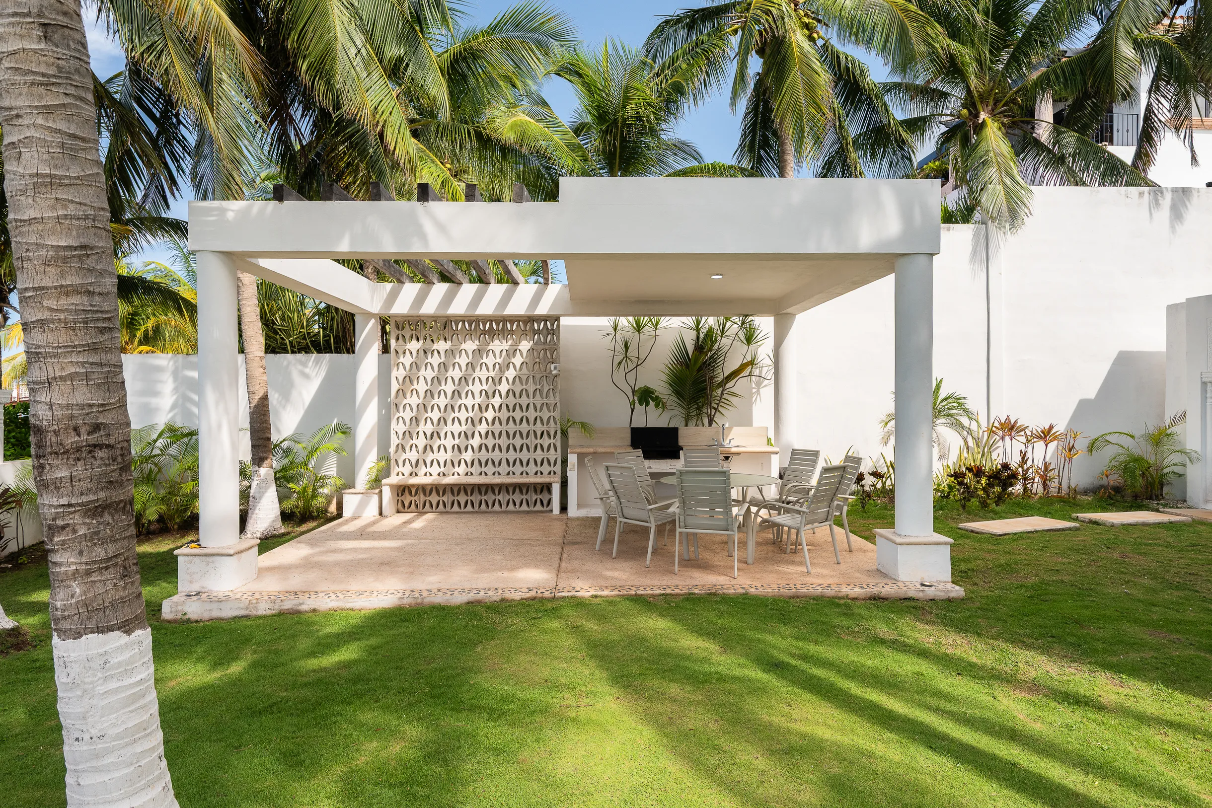 Wander Cancun Palms #4