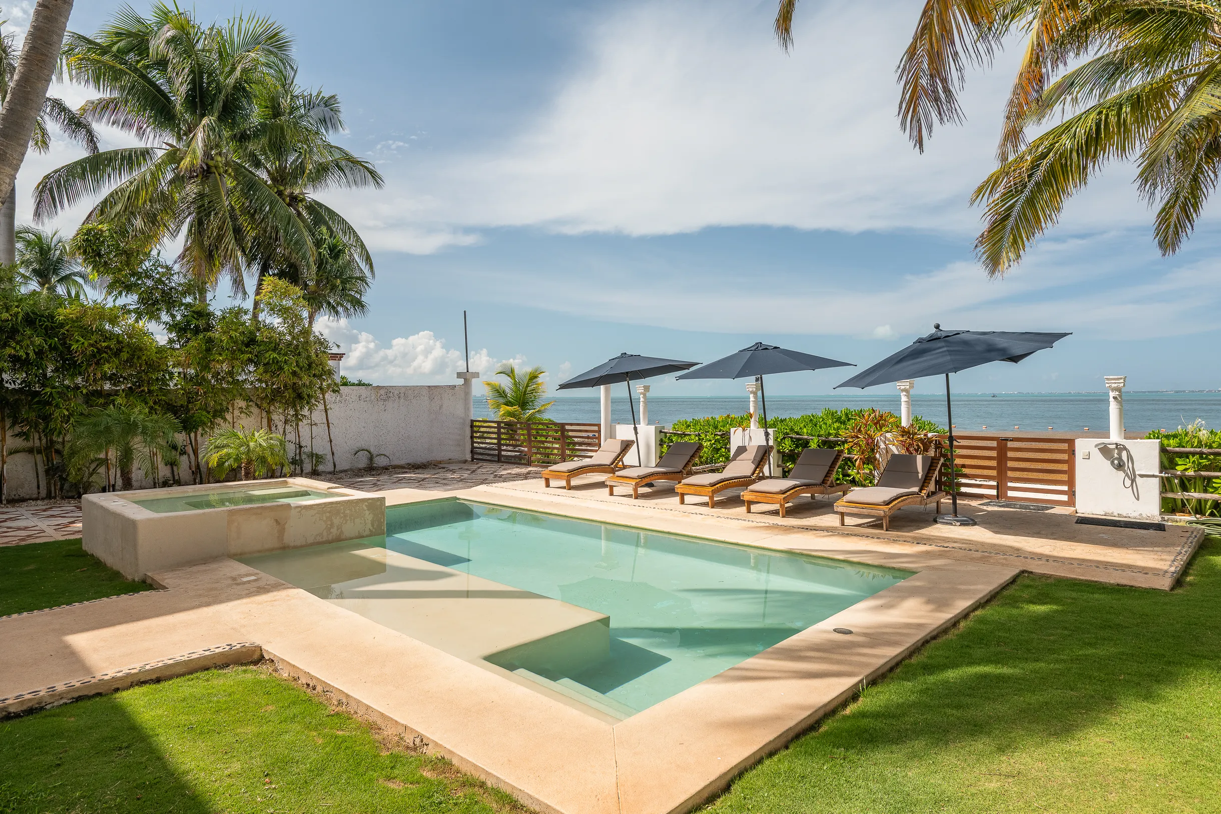 Wander Cancun Palms #82