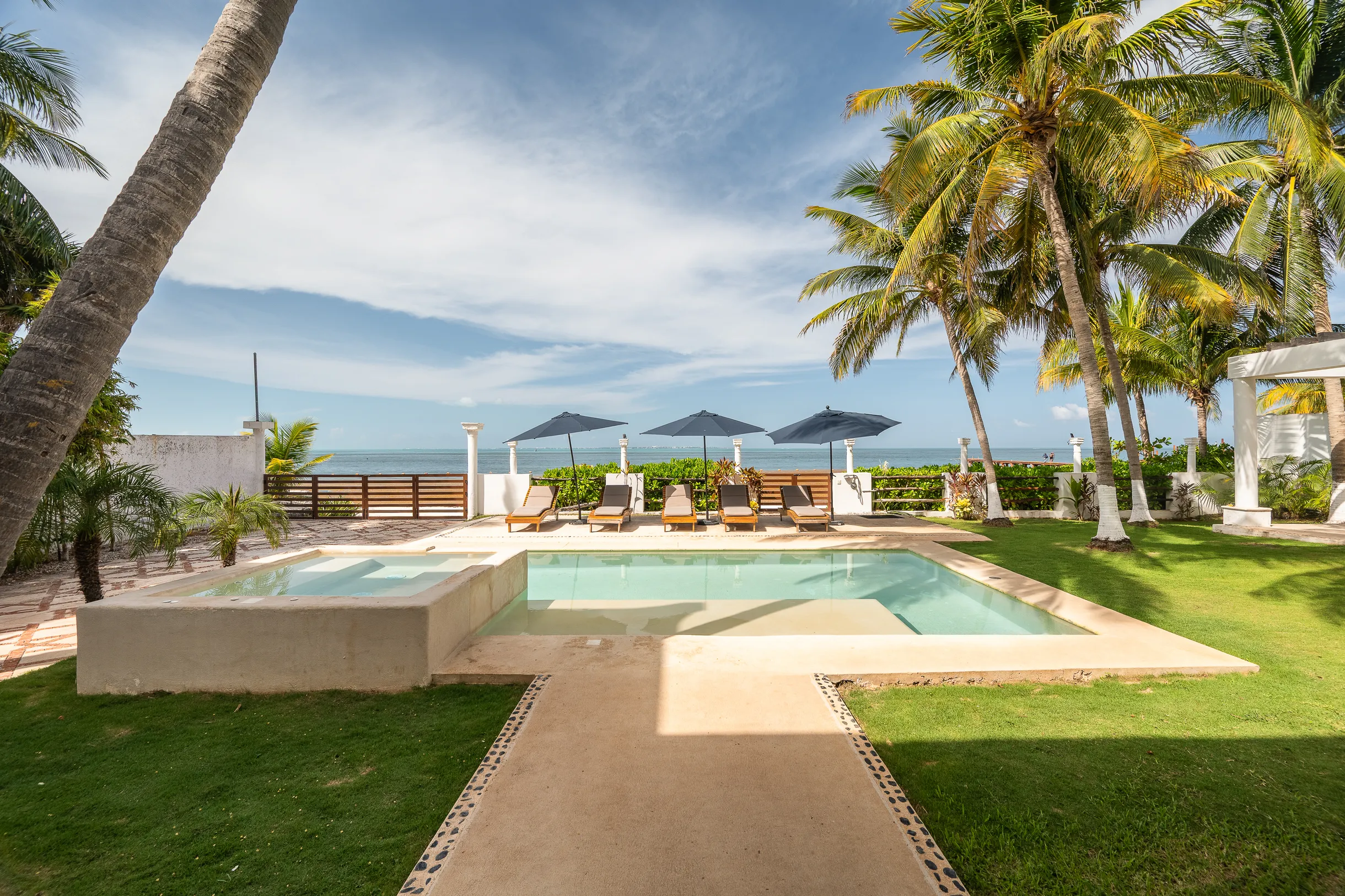 Wander Cancun Palms #85