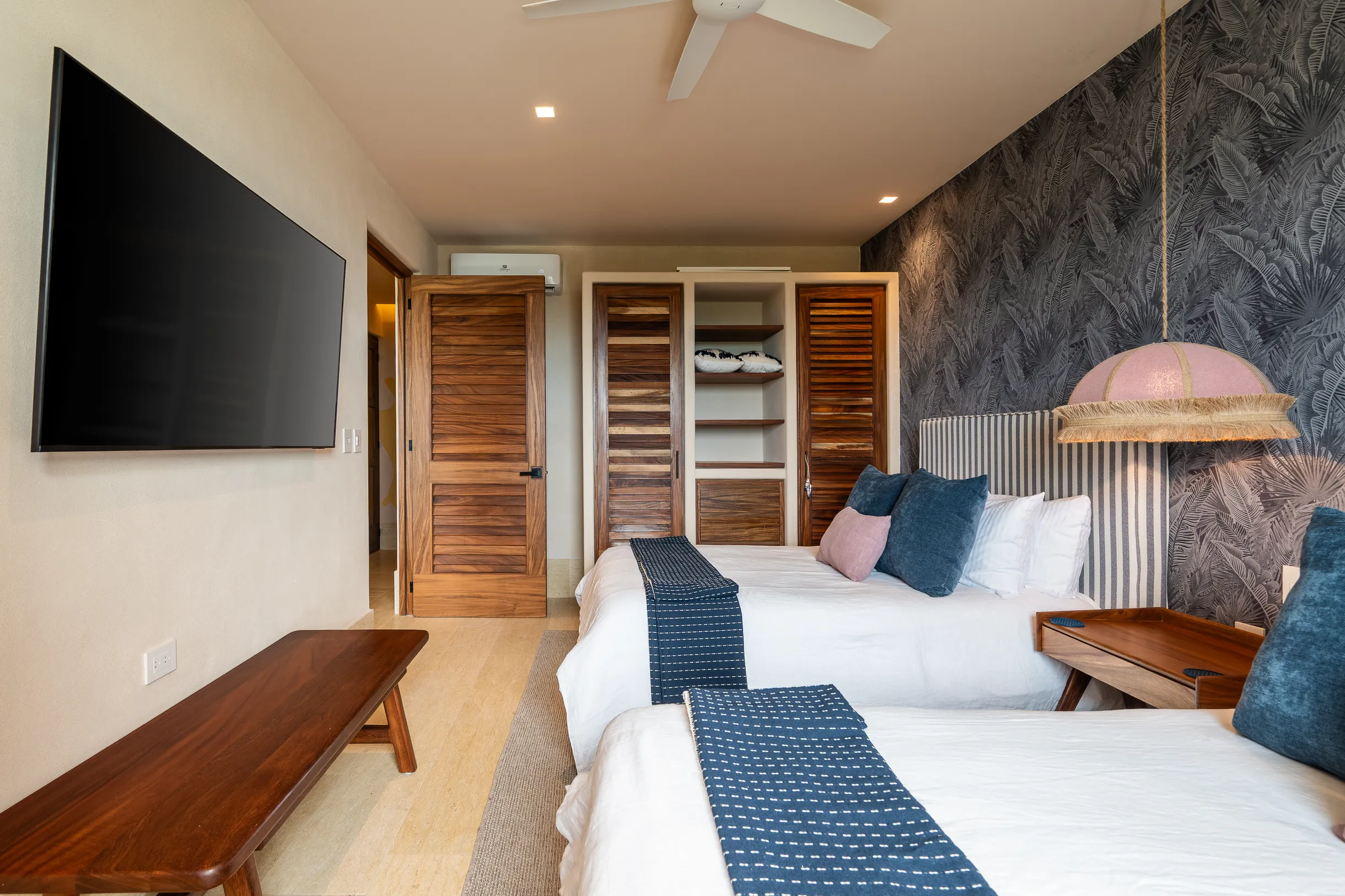 Wander Isla Mujeres Oasis #80