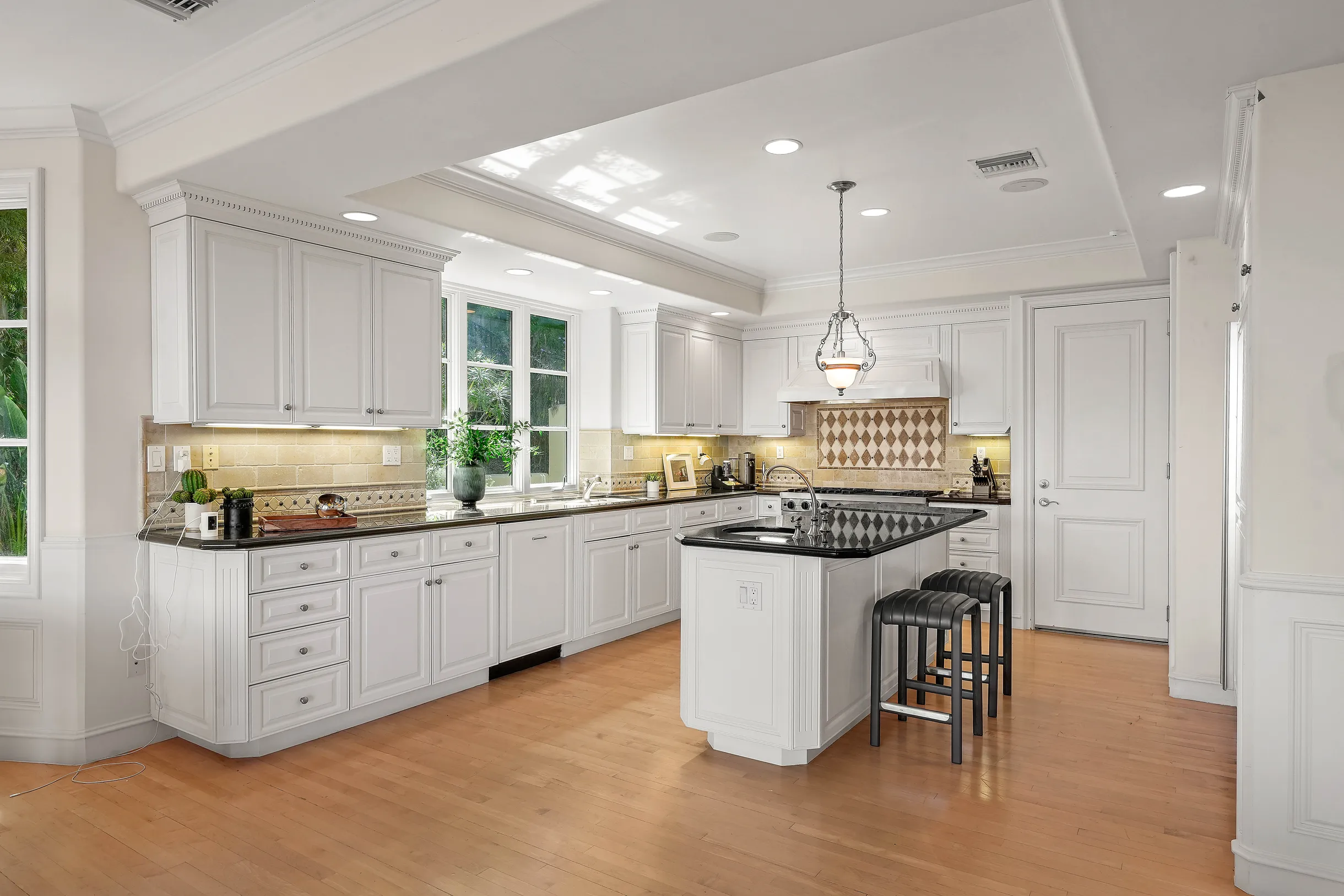 Wander Beverly Hills Splendore #12