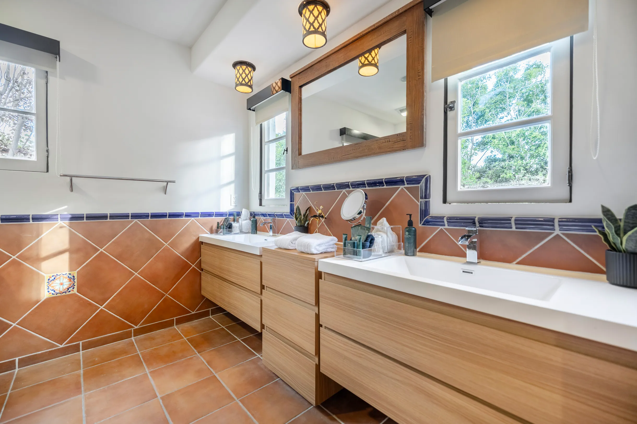 Wander West Hollywood Vale #8