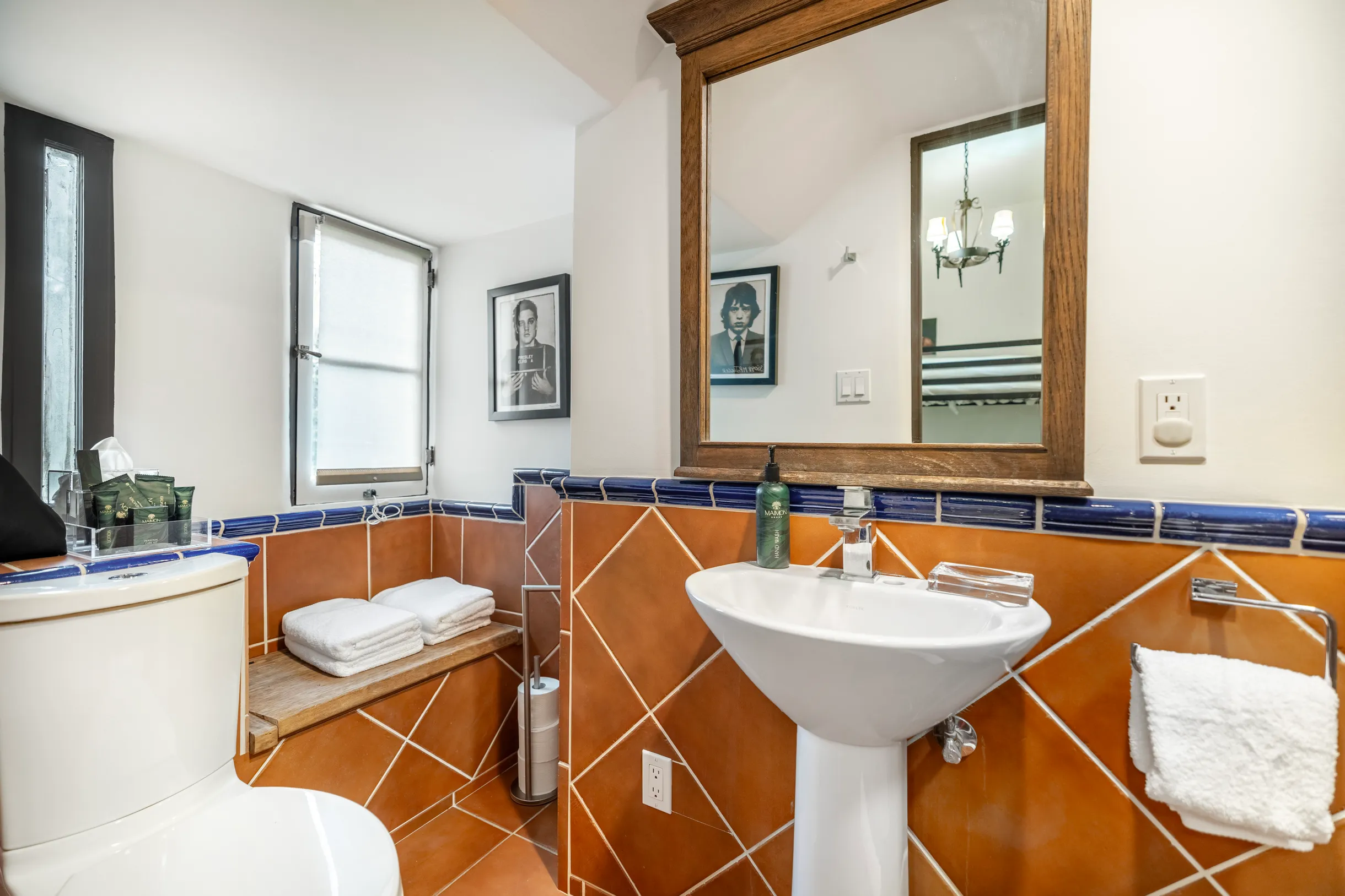 Wander West Hollywood Vale #19