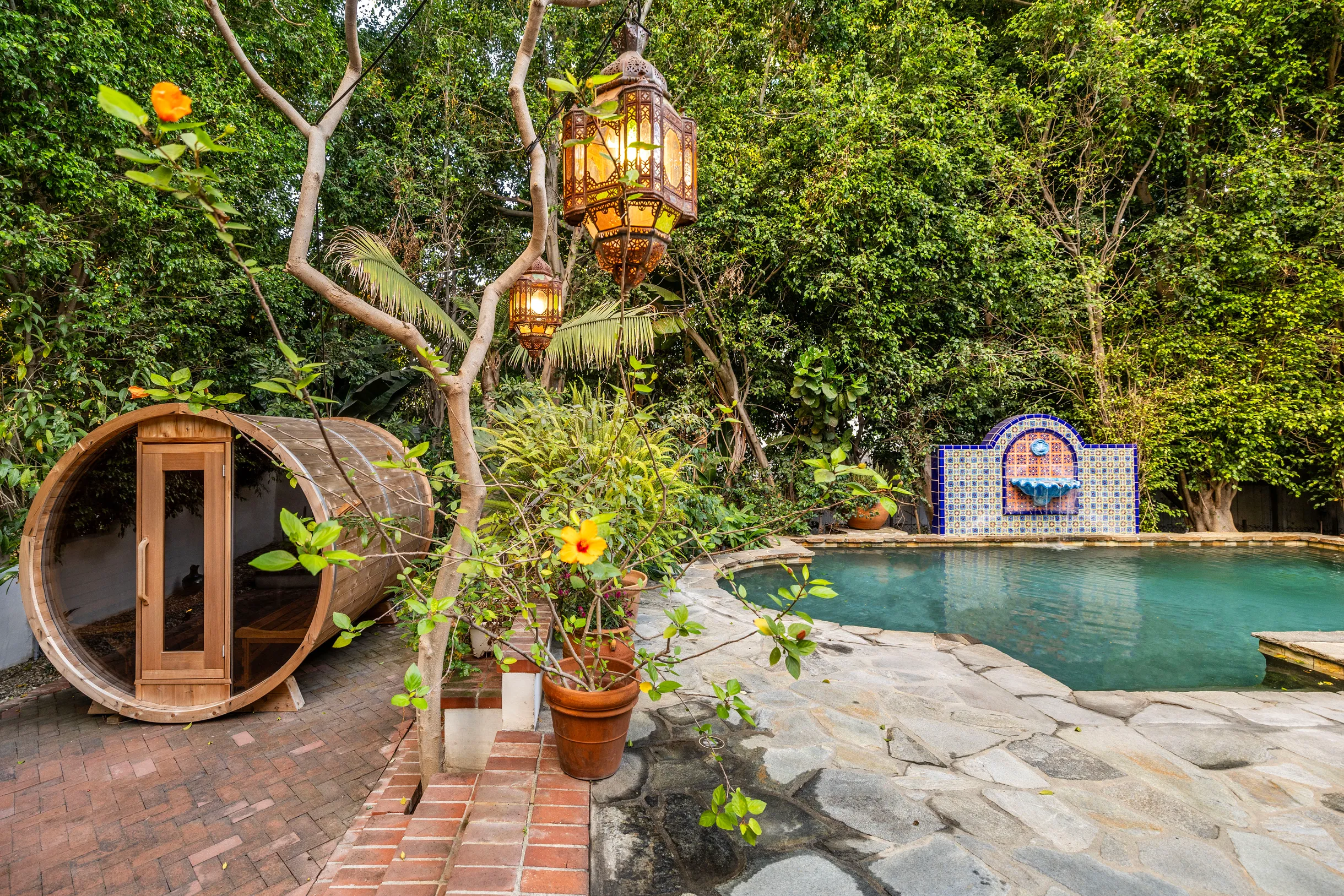 Wander West Hollywood Vale #51