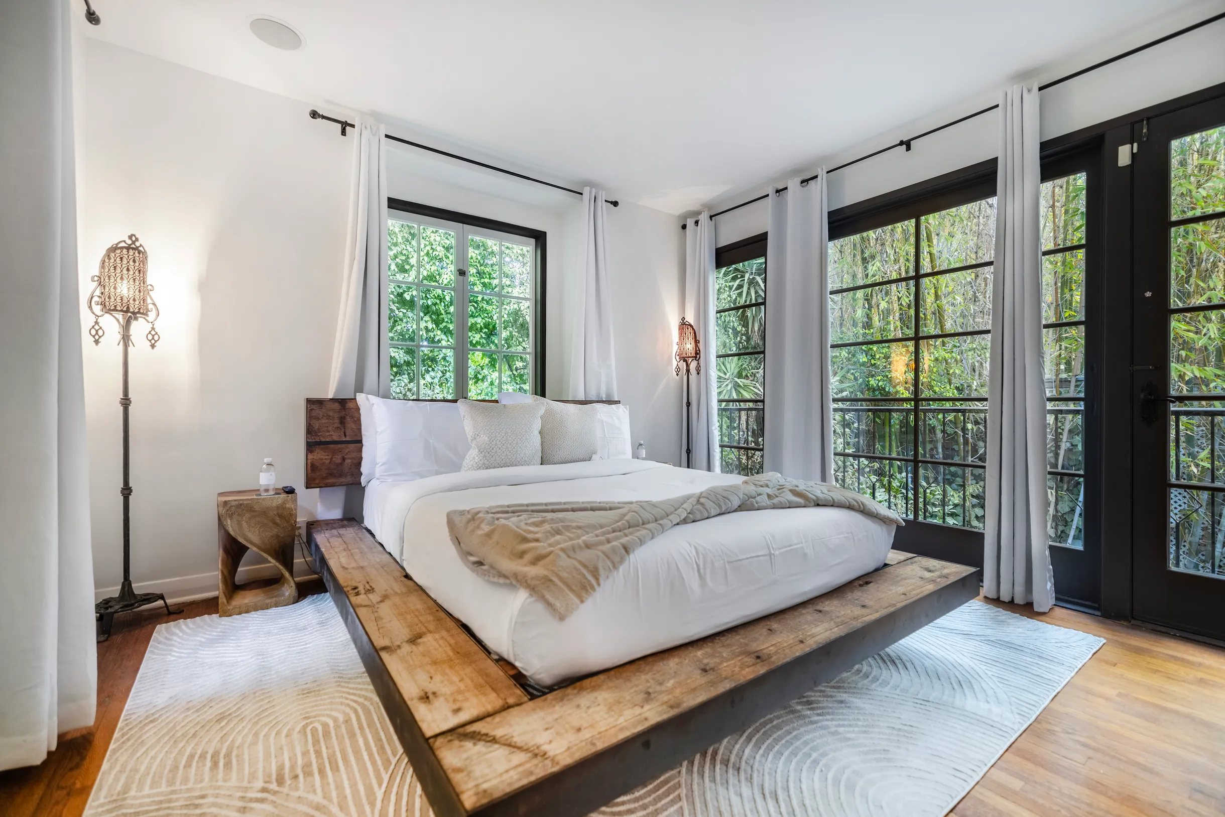 Wander West Hollywood Vale #15