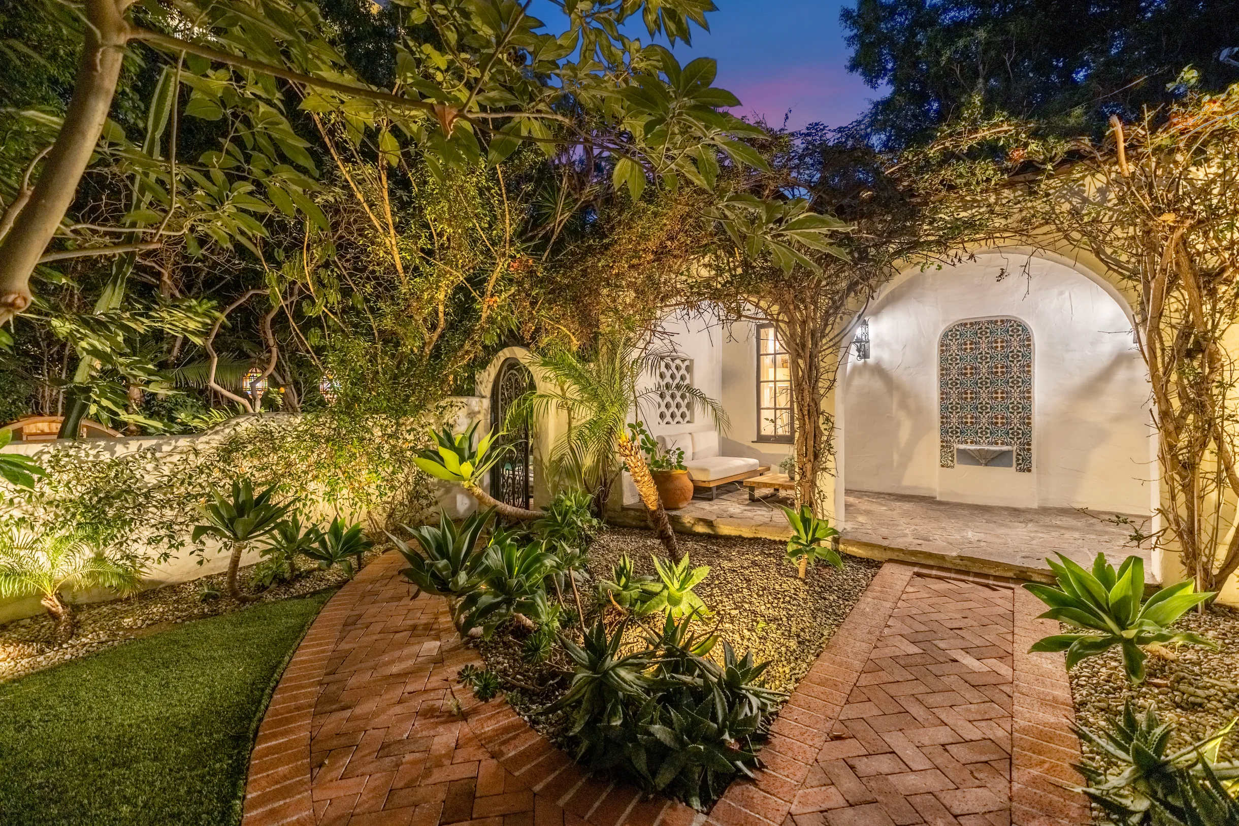 Wander West Hollywood Vale #31