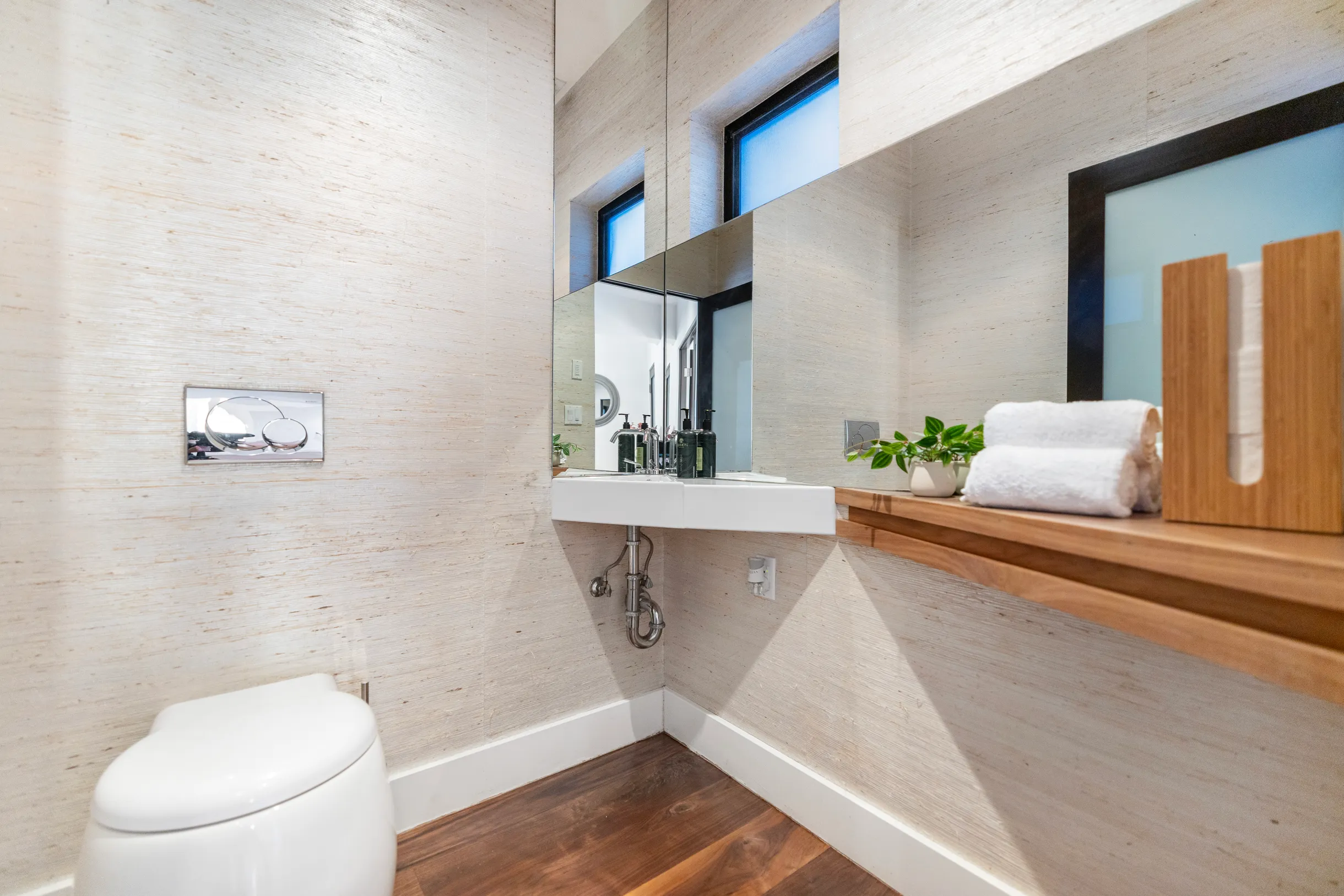 Wander Beverly Hills Skyridge #9