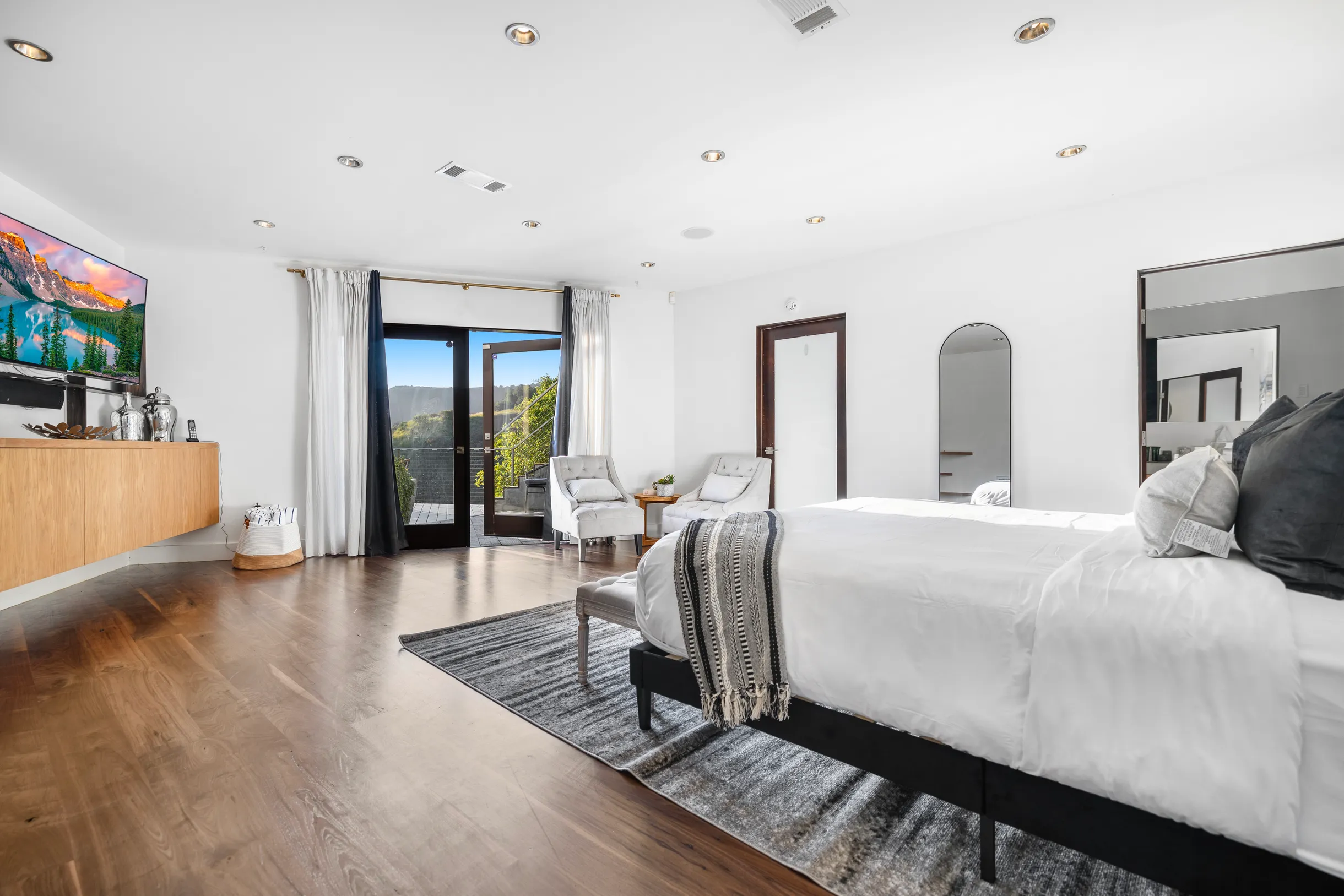 Wander Beverly Hills Skyridge #22