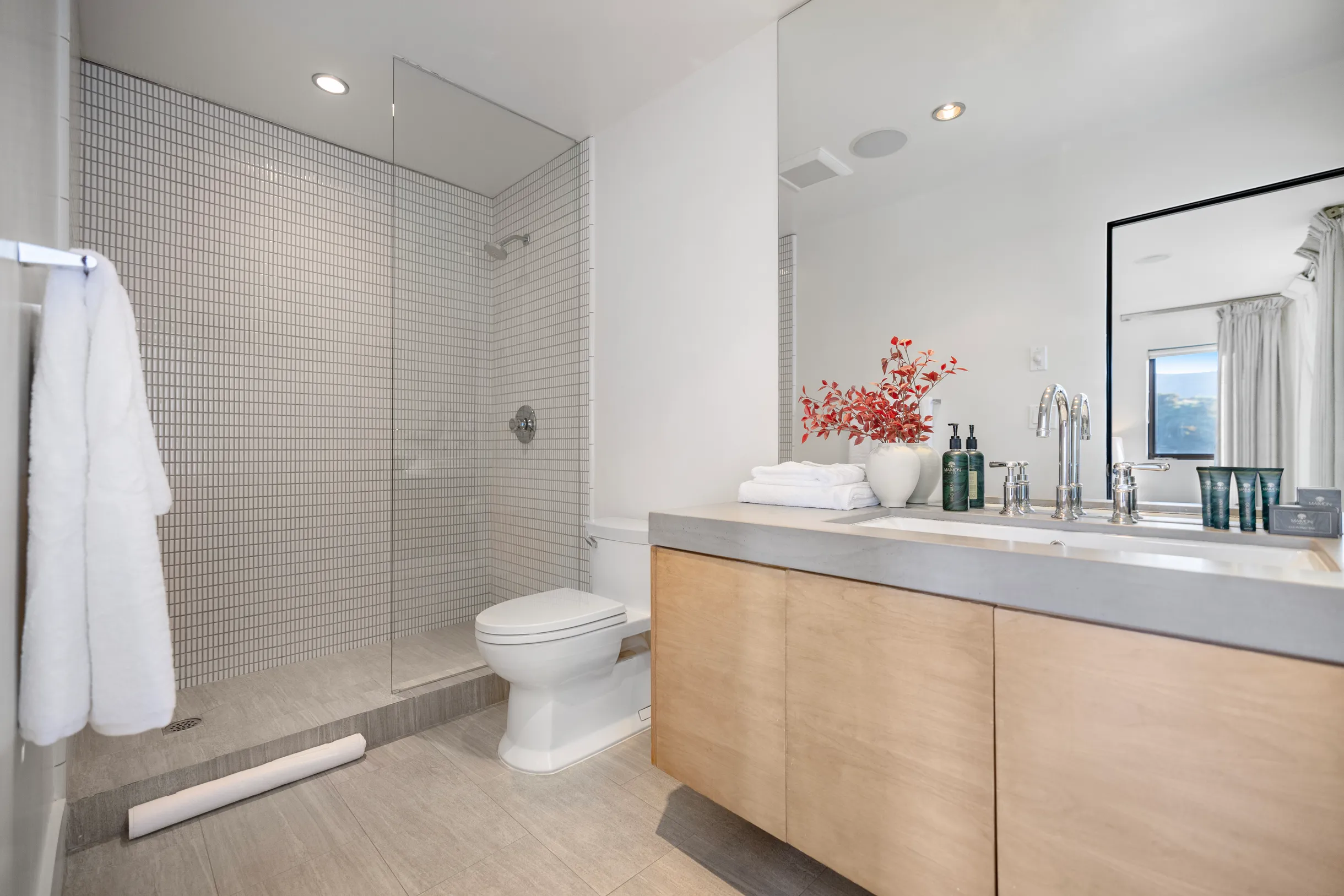 Wander Beverly Hills Skyridge #14