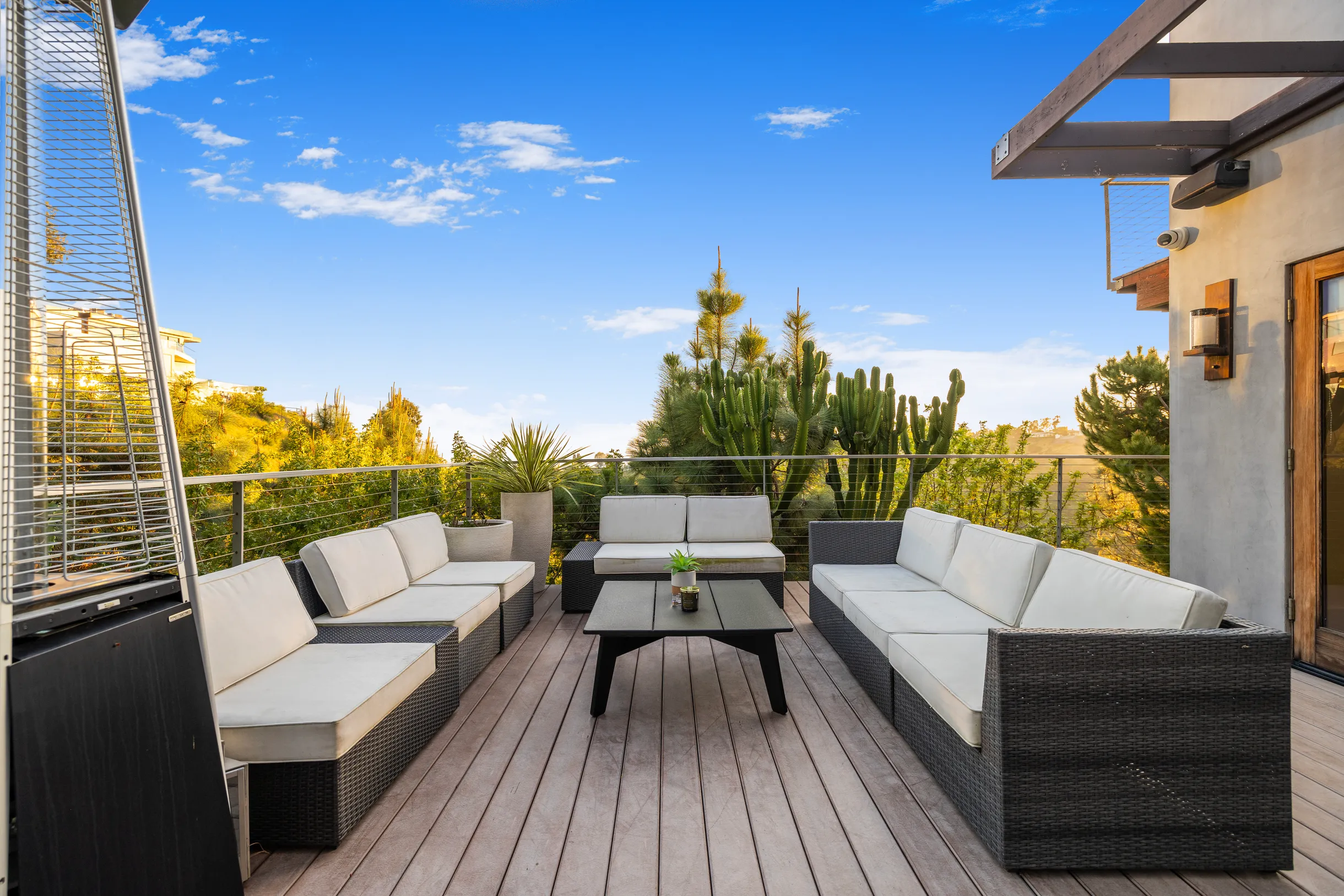 Wander Beverly Hills Skyridge #30