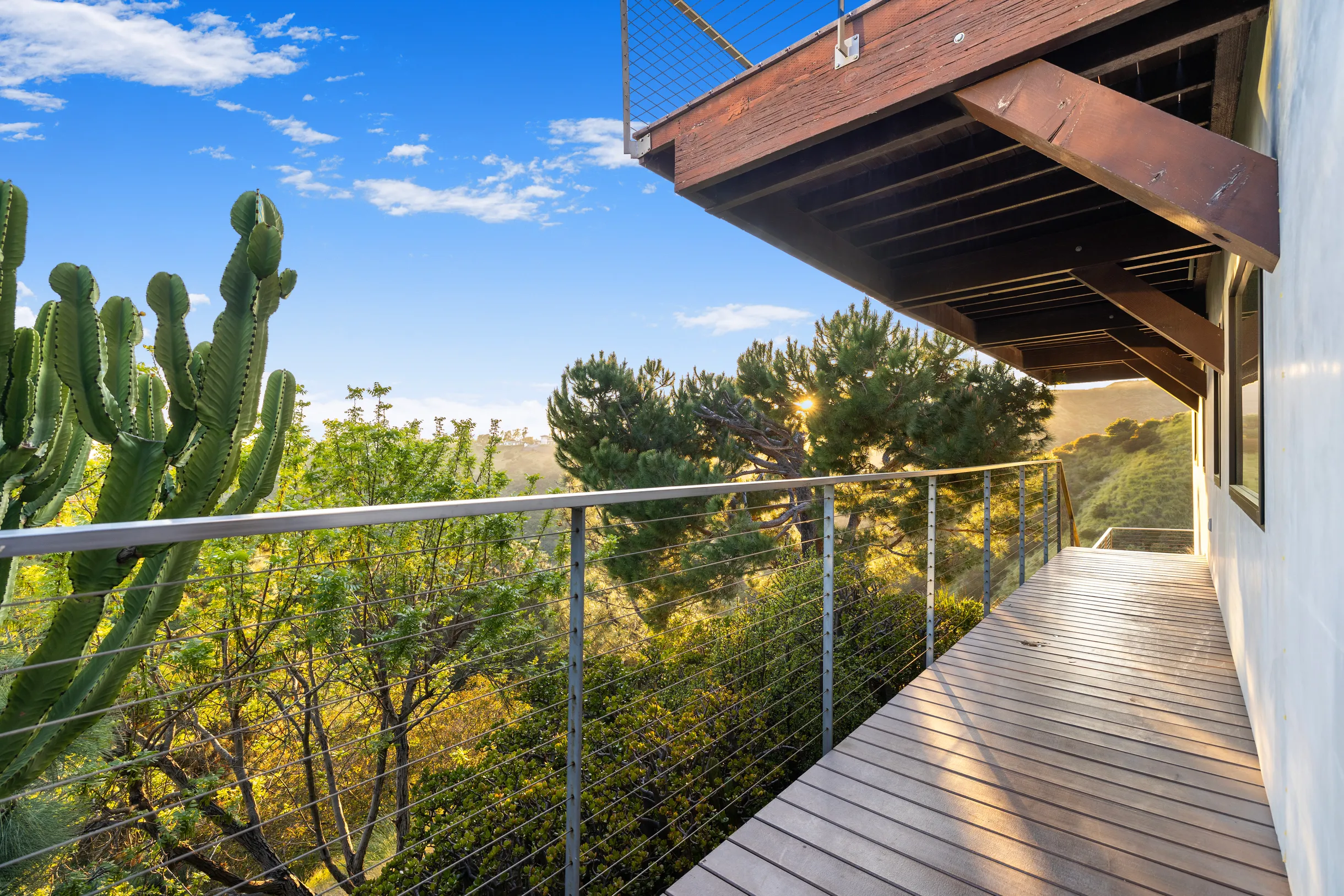 Wander Beverly Hills Skyridge #23