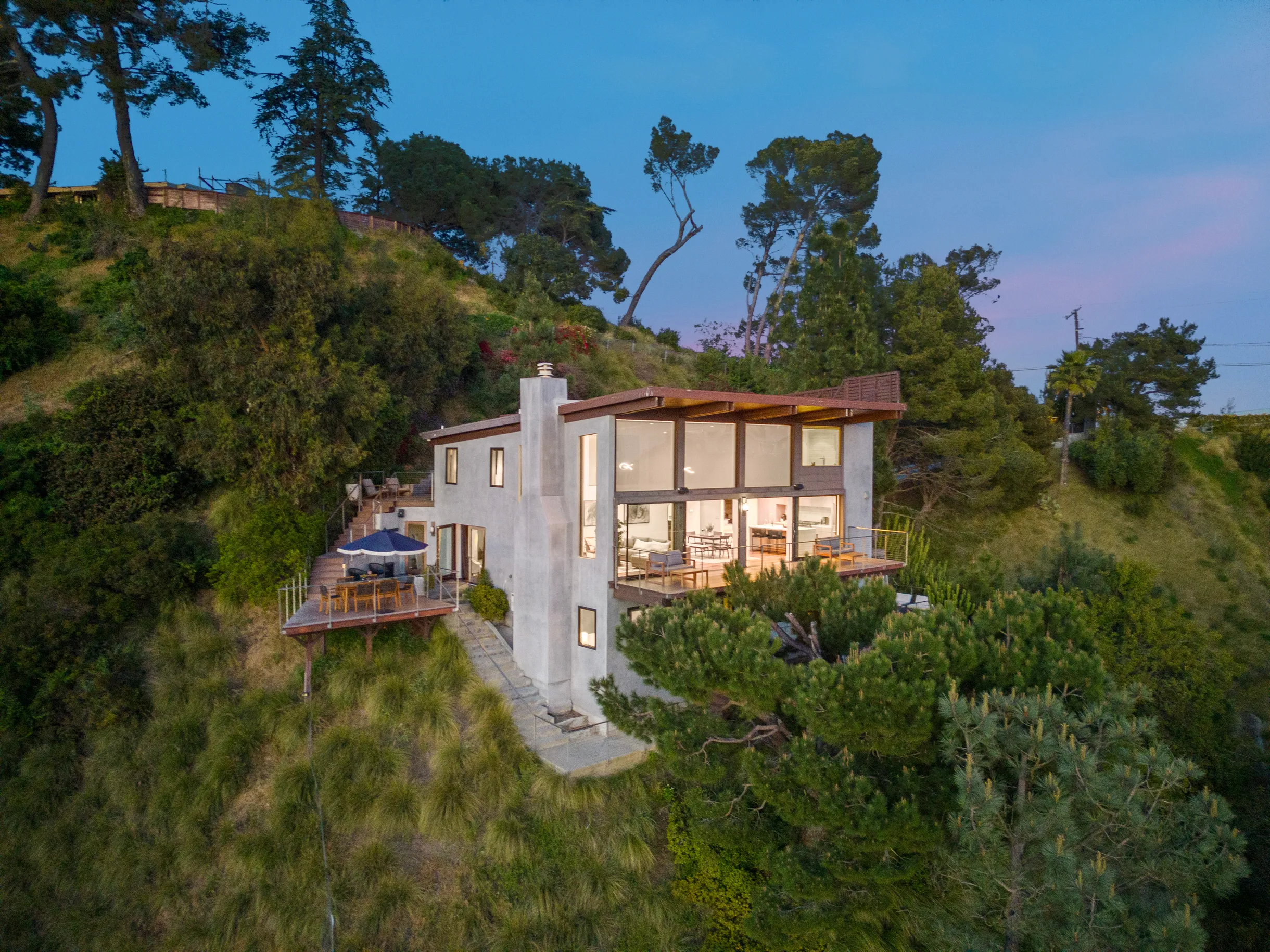 Wander Beverly Hills Skyridge #38