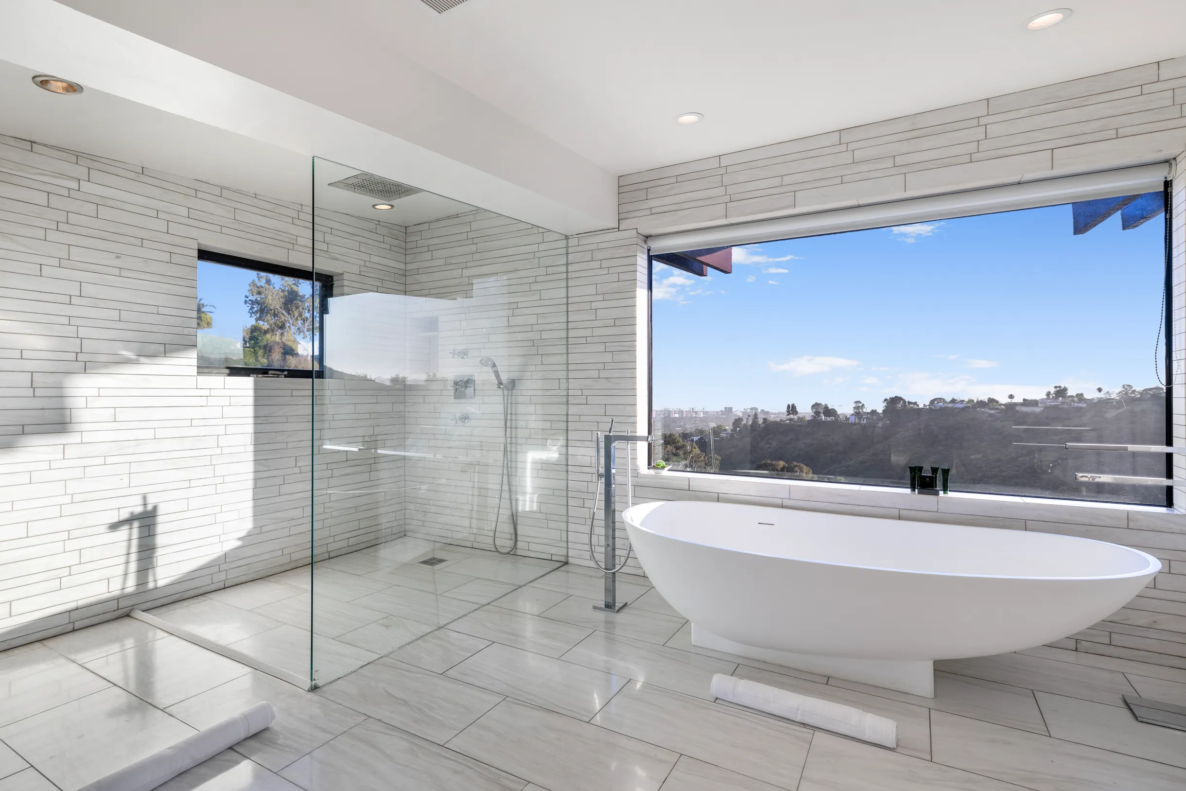 Wander Beverly Hills Skyridge #33