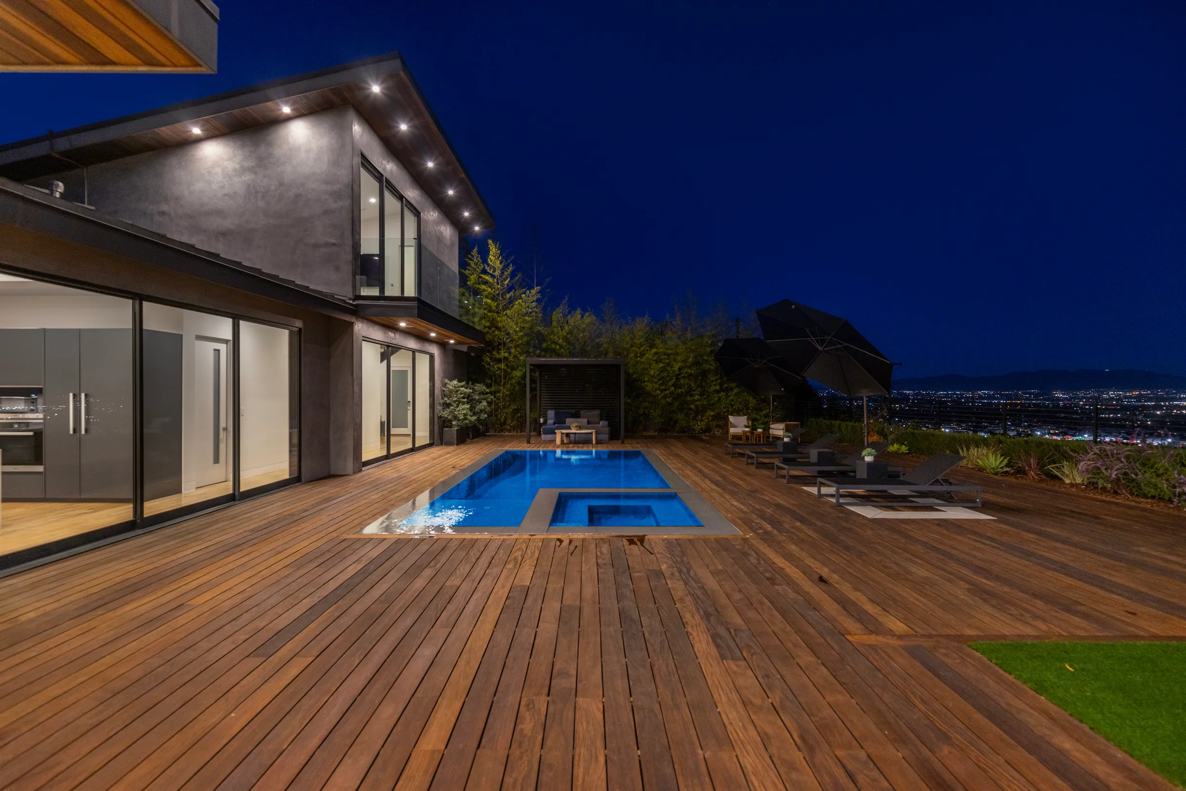 Wander Tarzana Skyline #49