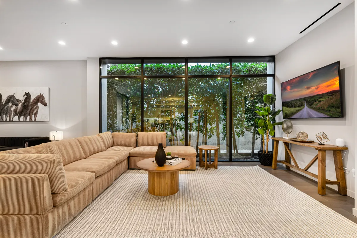 Wander Beverly Hills Pinnacle