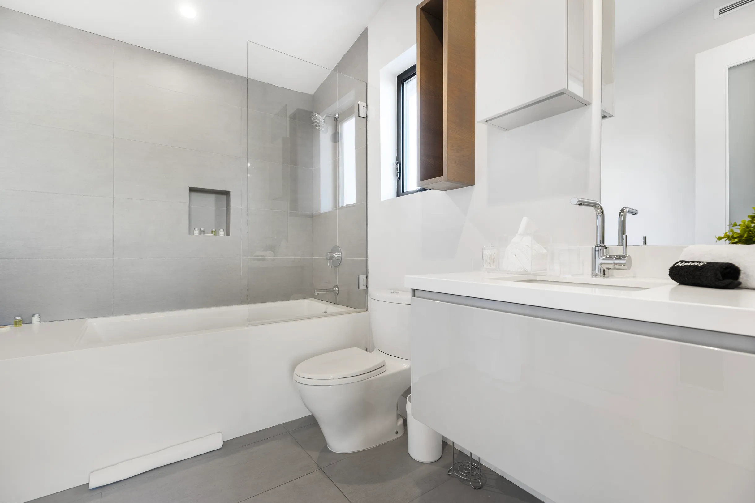 Wander Tarzana Skyline #17