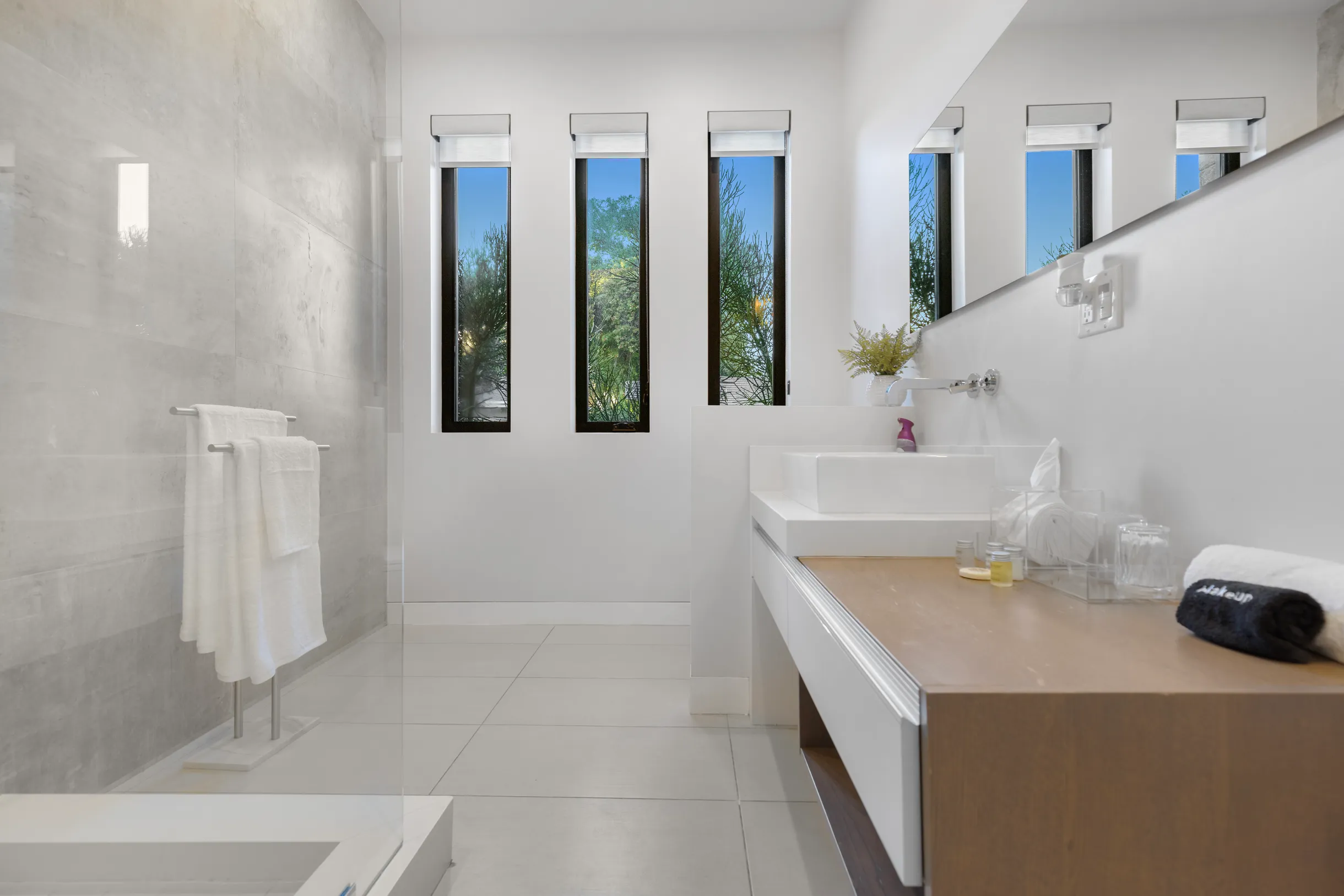 Wander Tarzana Skyline #18