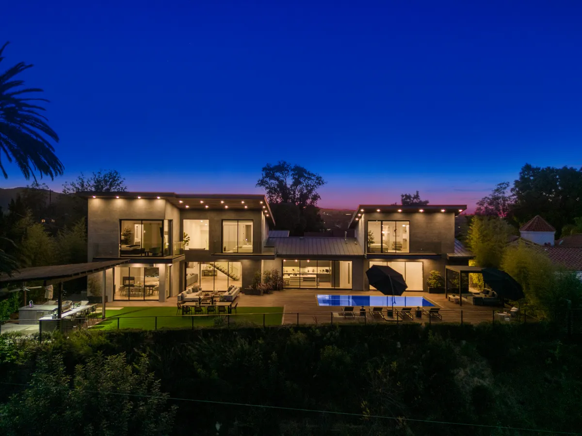 Property in Tarzana, Los Angeles property photo 5