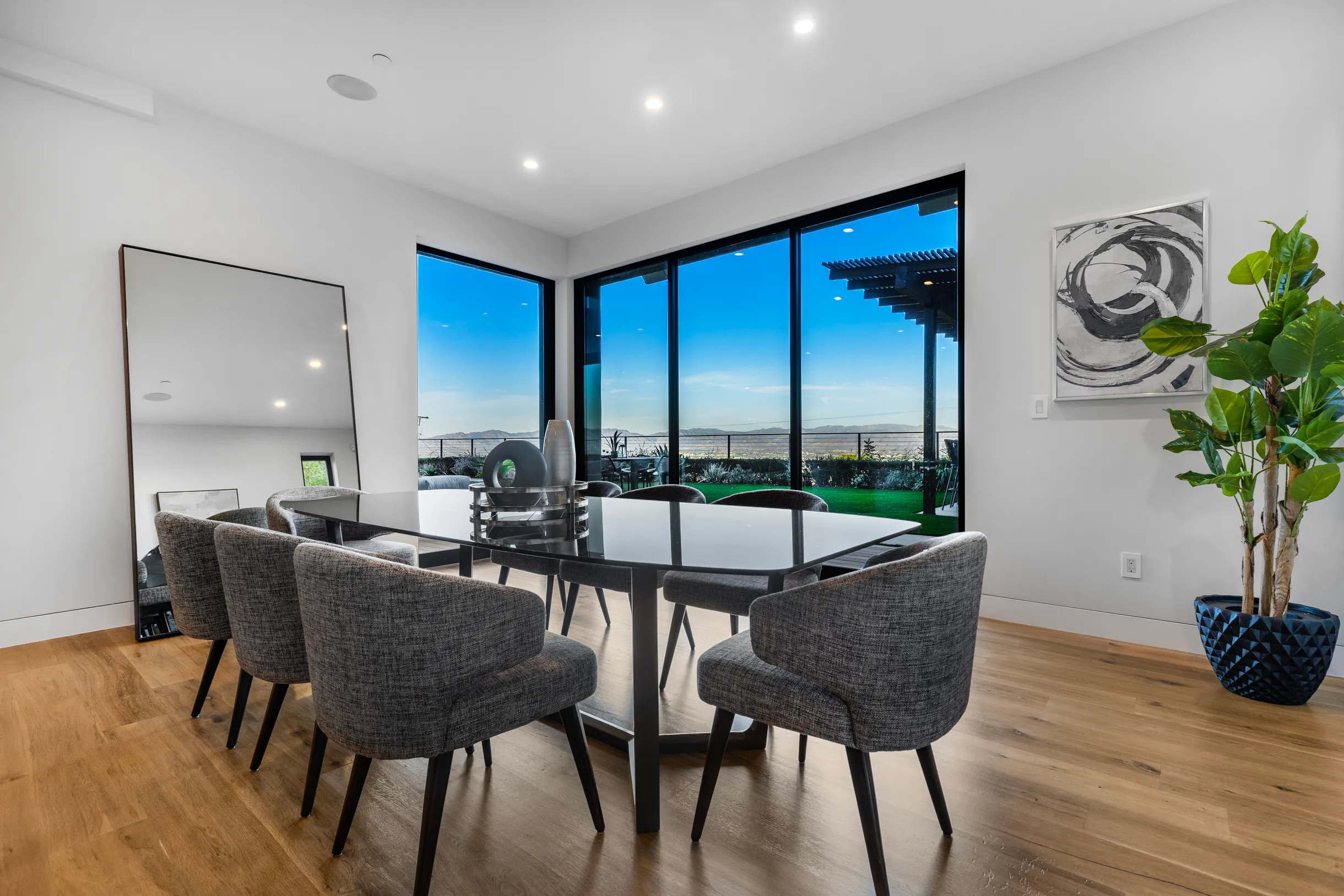 Wander Tarzana Skyline #29