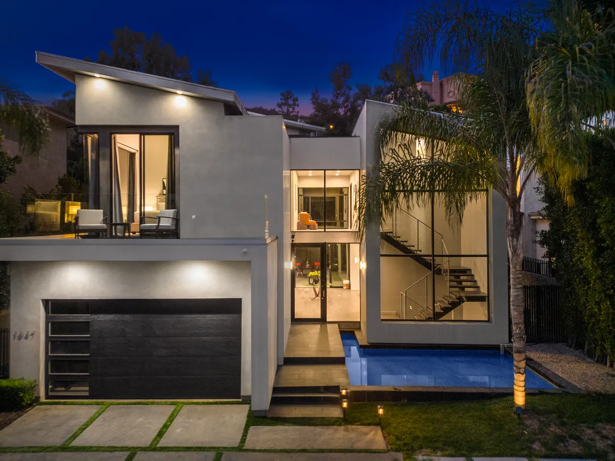 Wander Beverly Hills Pinnacle