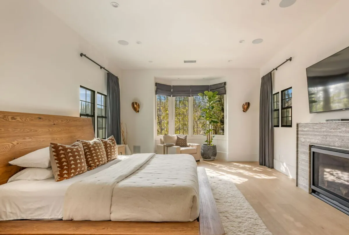 Bedroom image