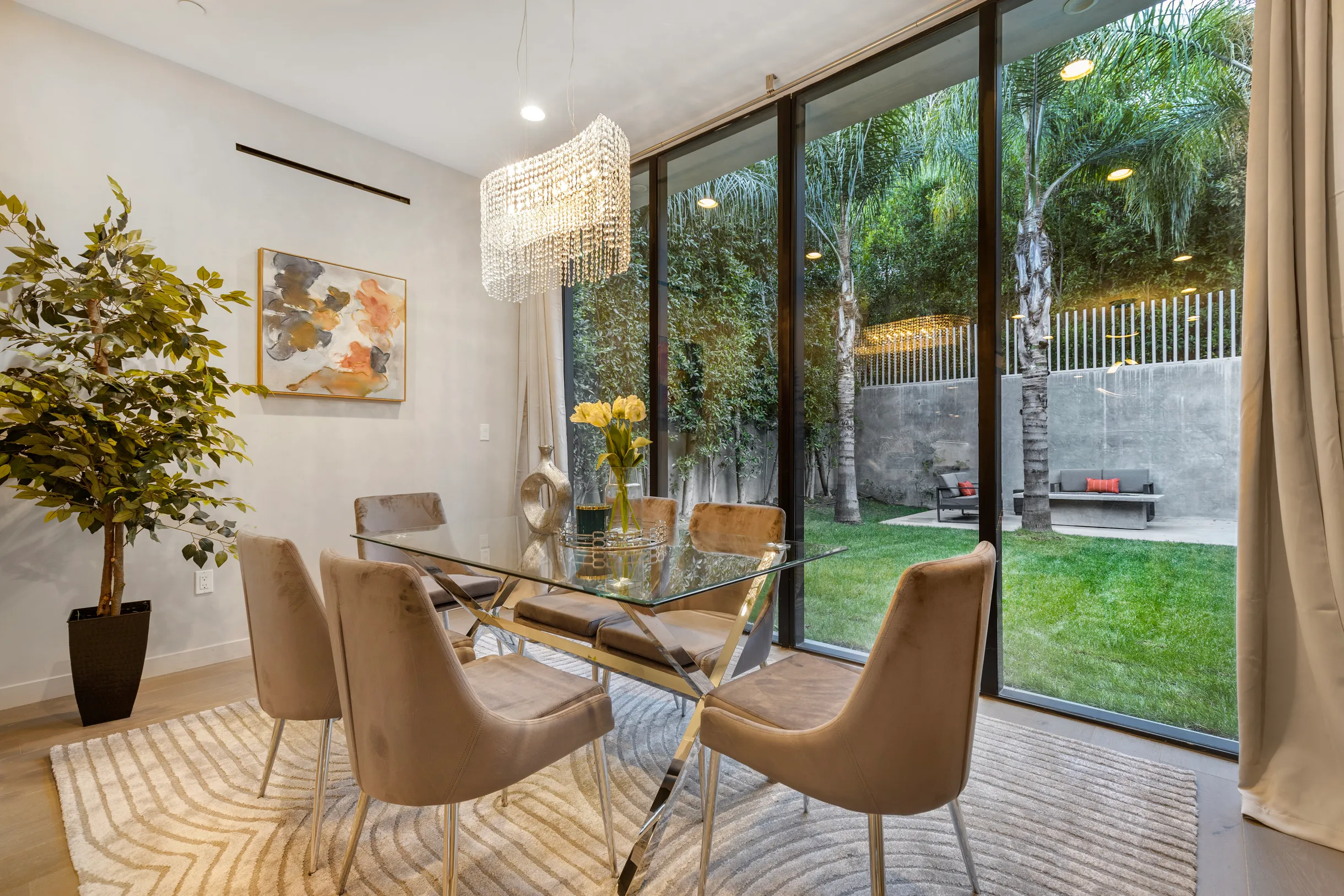 Wander Beverly Hills Pinnacle #11