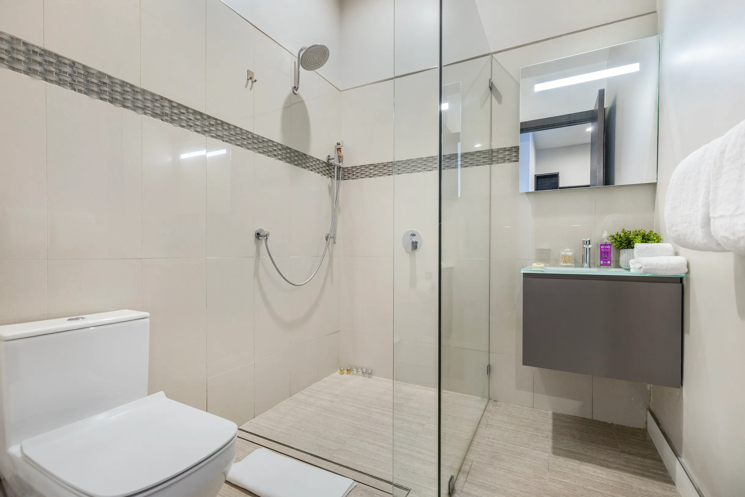 Wander Beverly Hills Pinnacle #17