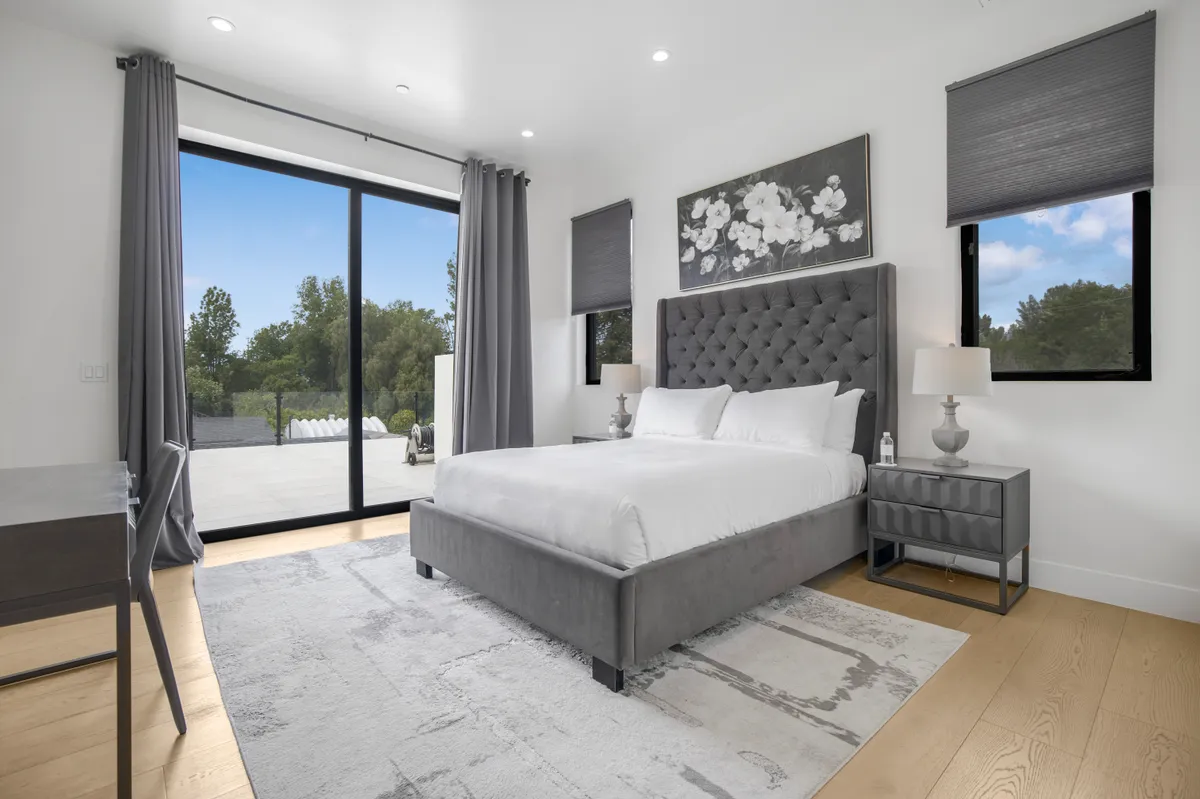 Bedroom 5 image