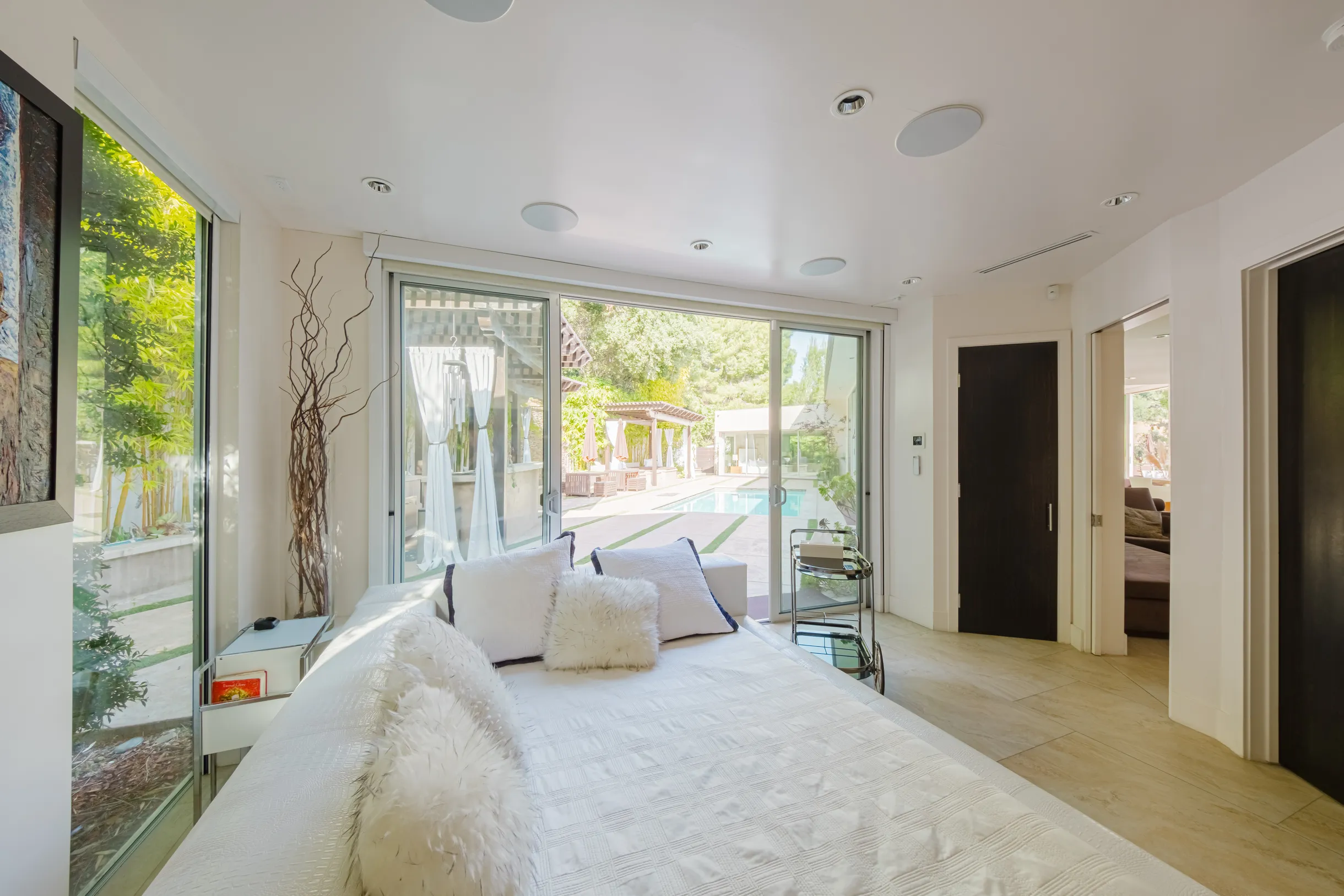 Wander Beverly Hills Serenity #10