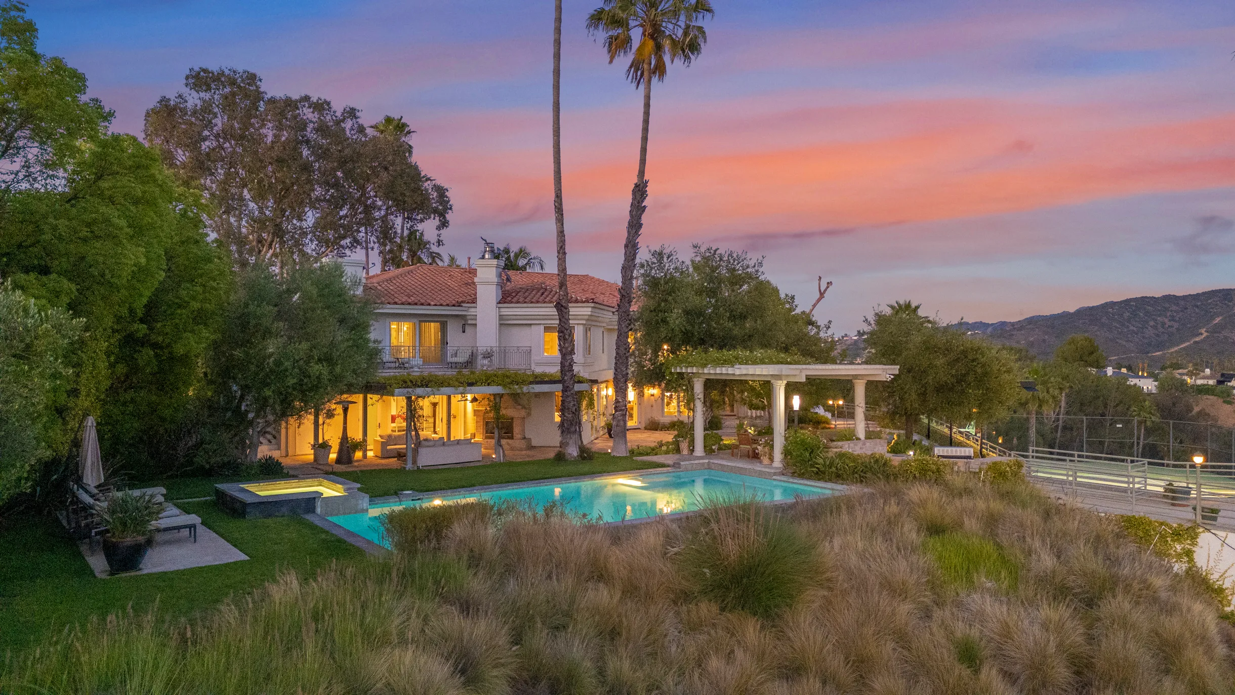 Wander Tarzana Villa #2