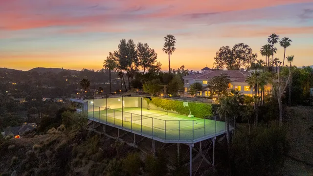 Wander Tarzana Villa #4