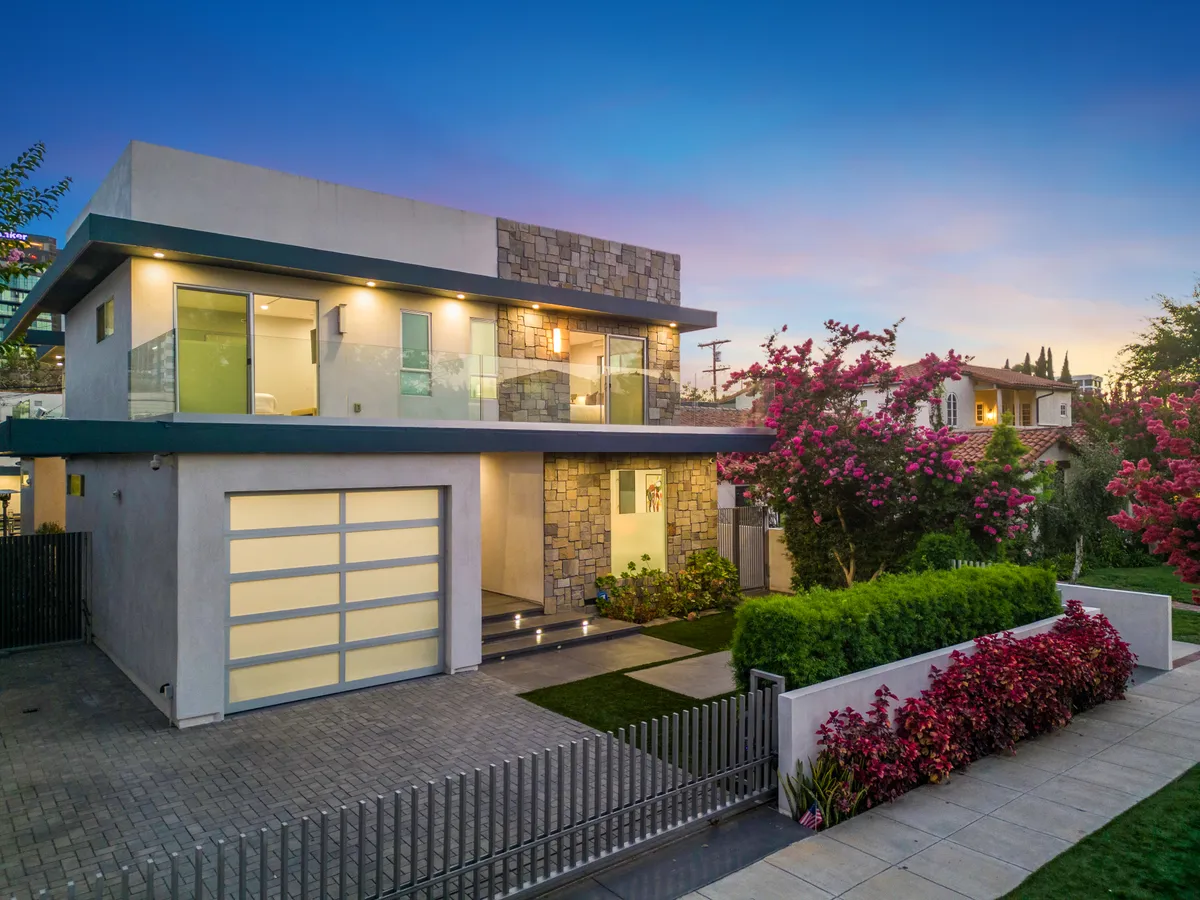 Wander West Hollywood Escape #1