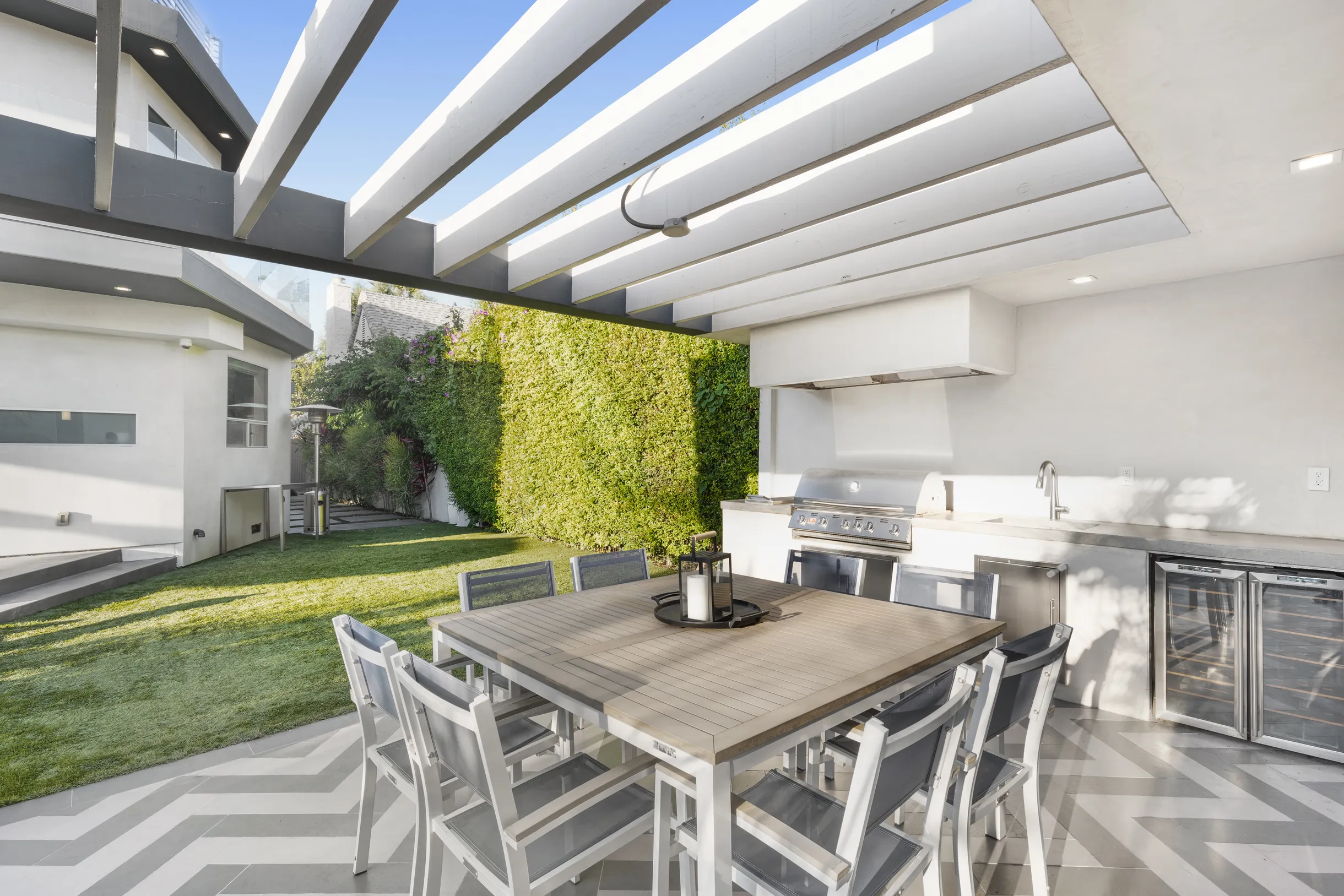 Wander West Hollywood Escape #40