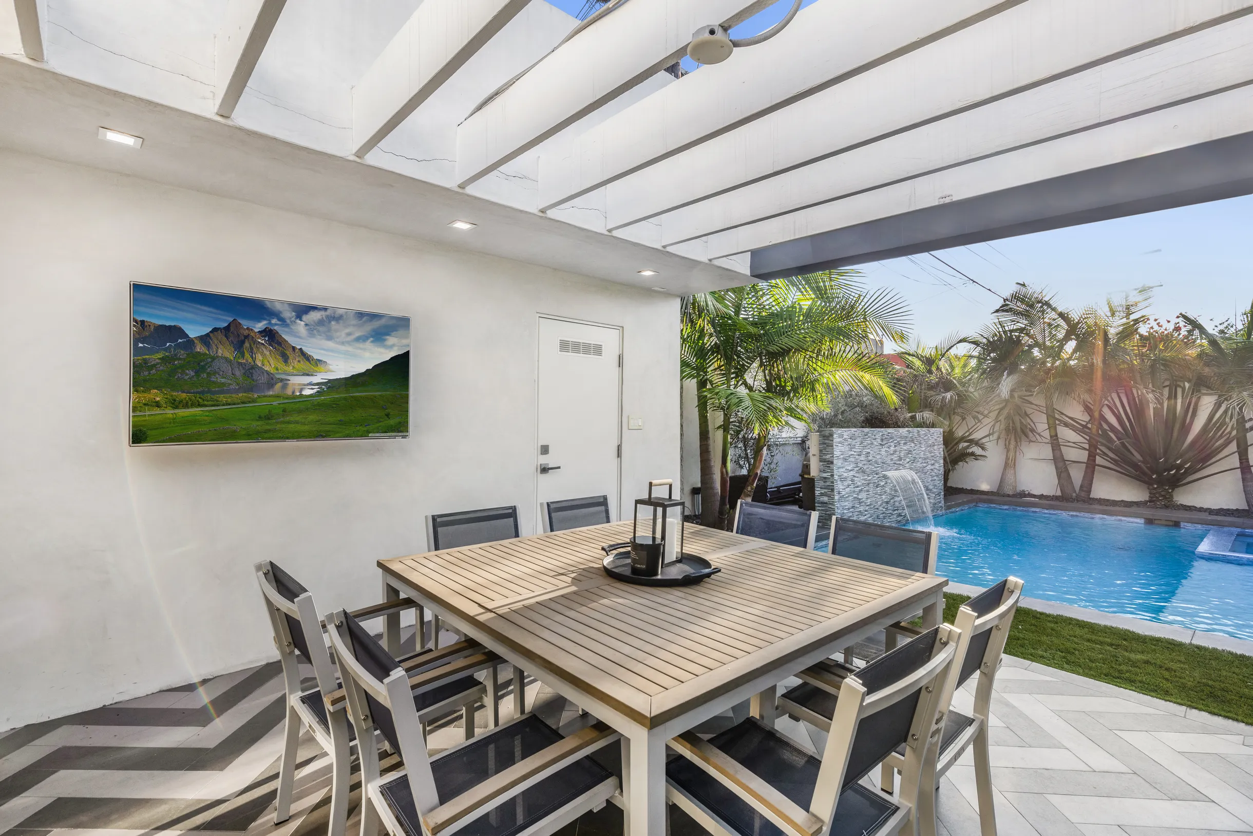 Wander West Hollywood Escape #33