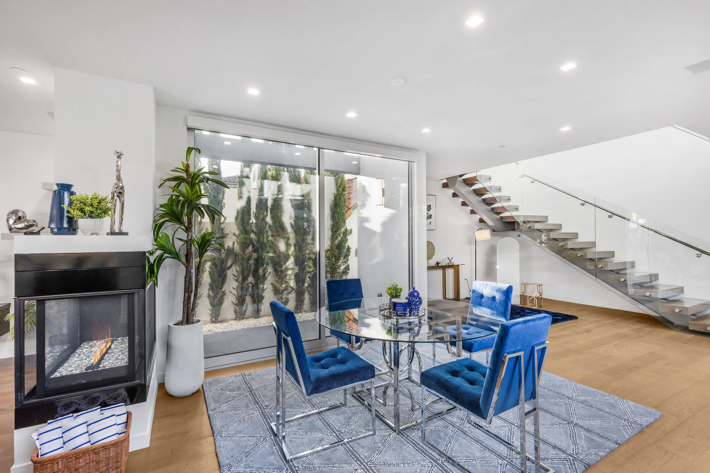 Wander West Hollywood Escape #35