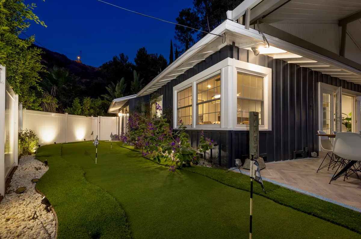 Wander Beverly Hills Eden #32