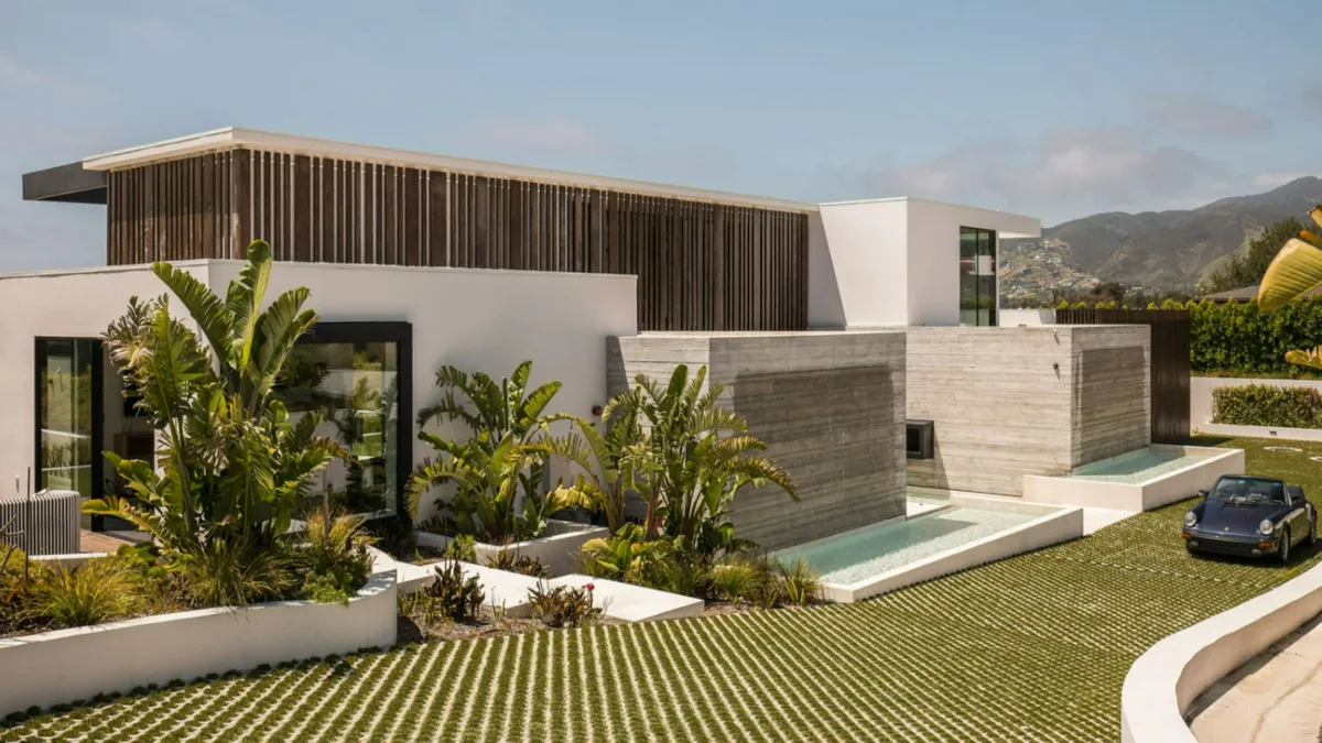 Wander Malibu Heights