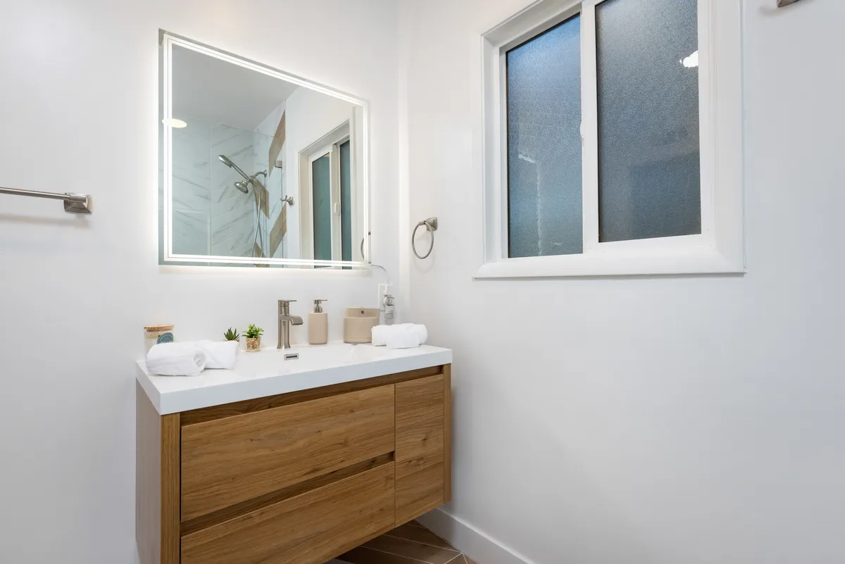 Wander Beverly Hills Eden #25