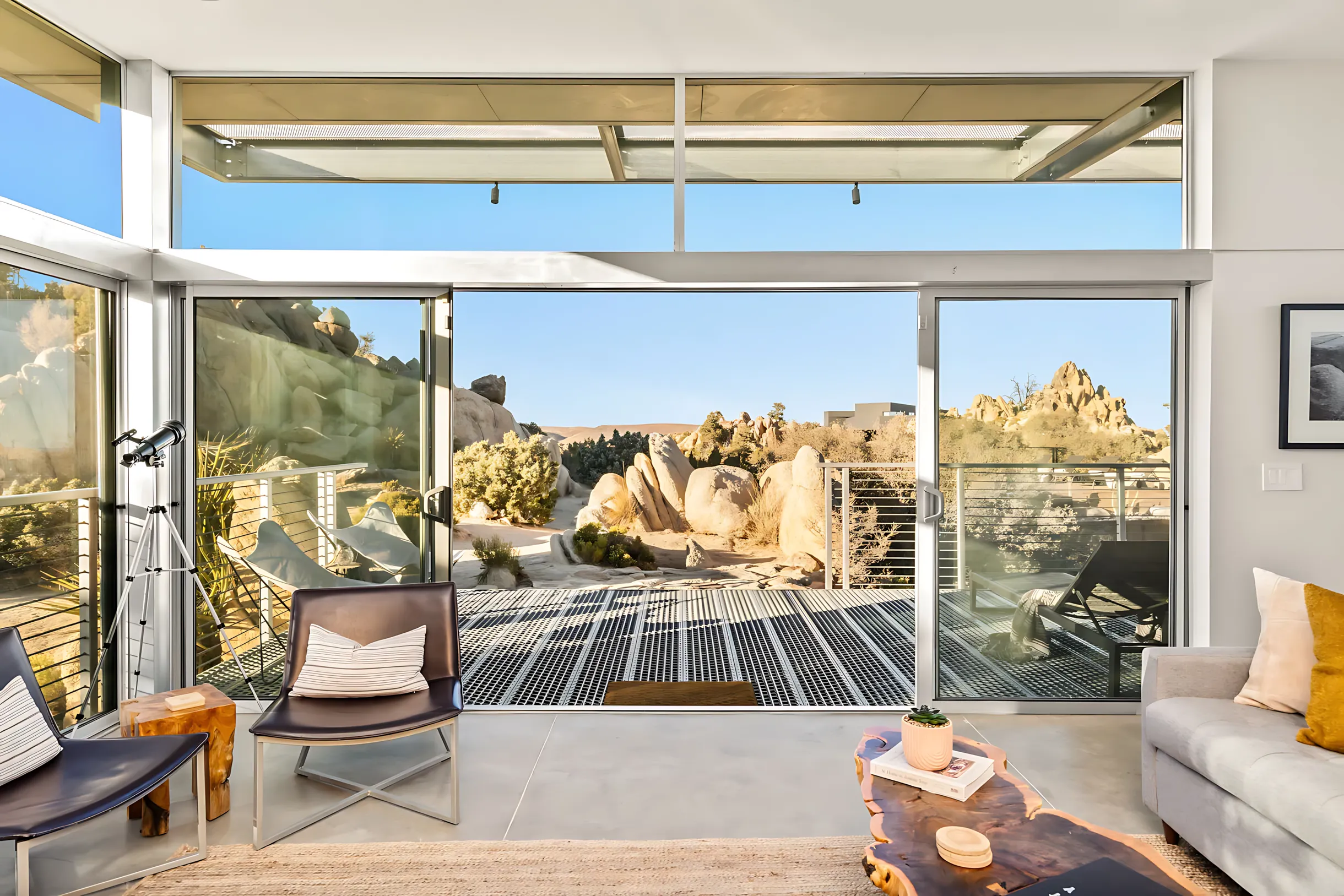 Wander High Desert Boulders #37