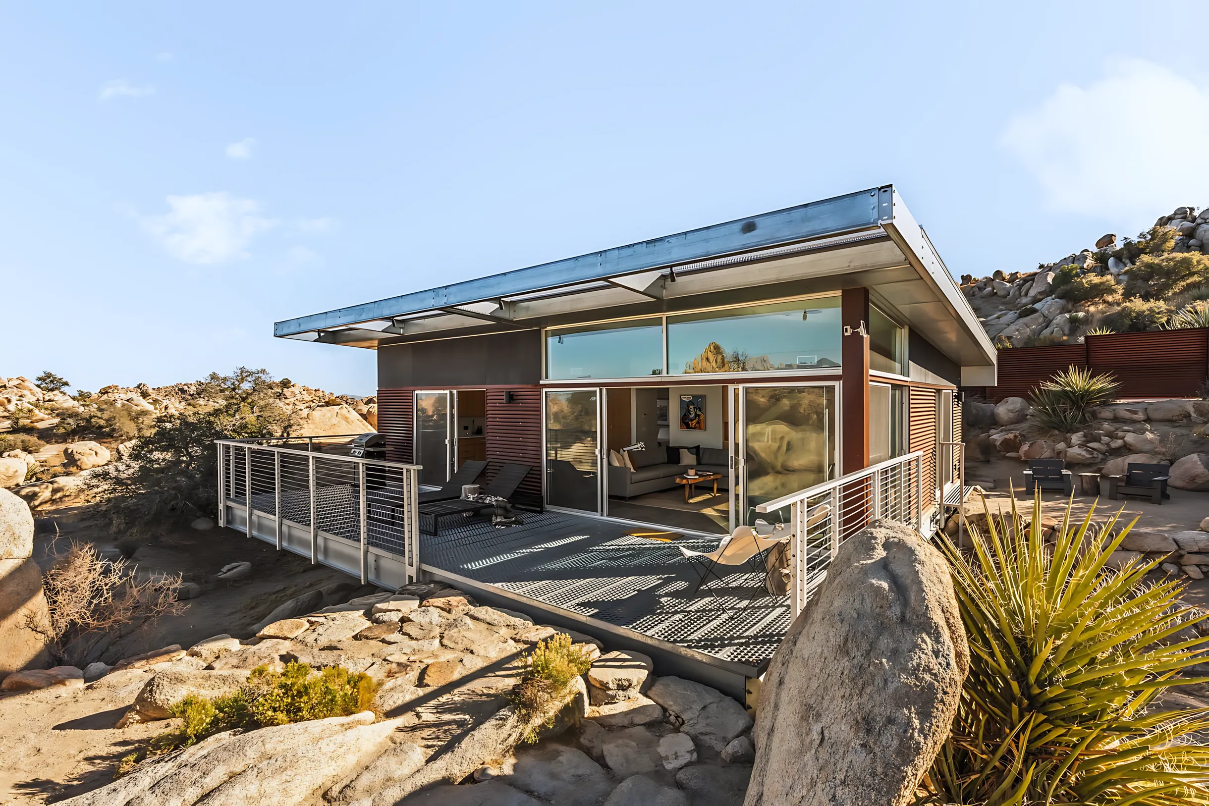 Wander High Desert Boulders #32