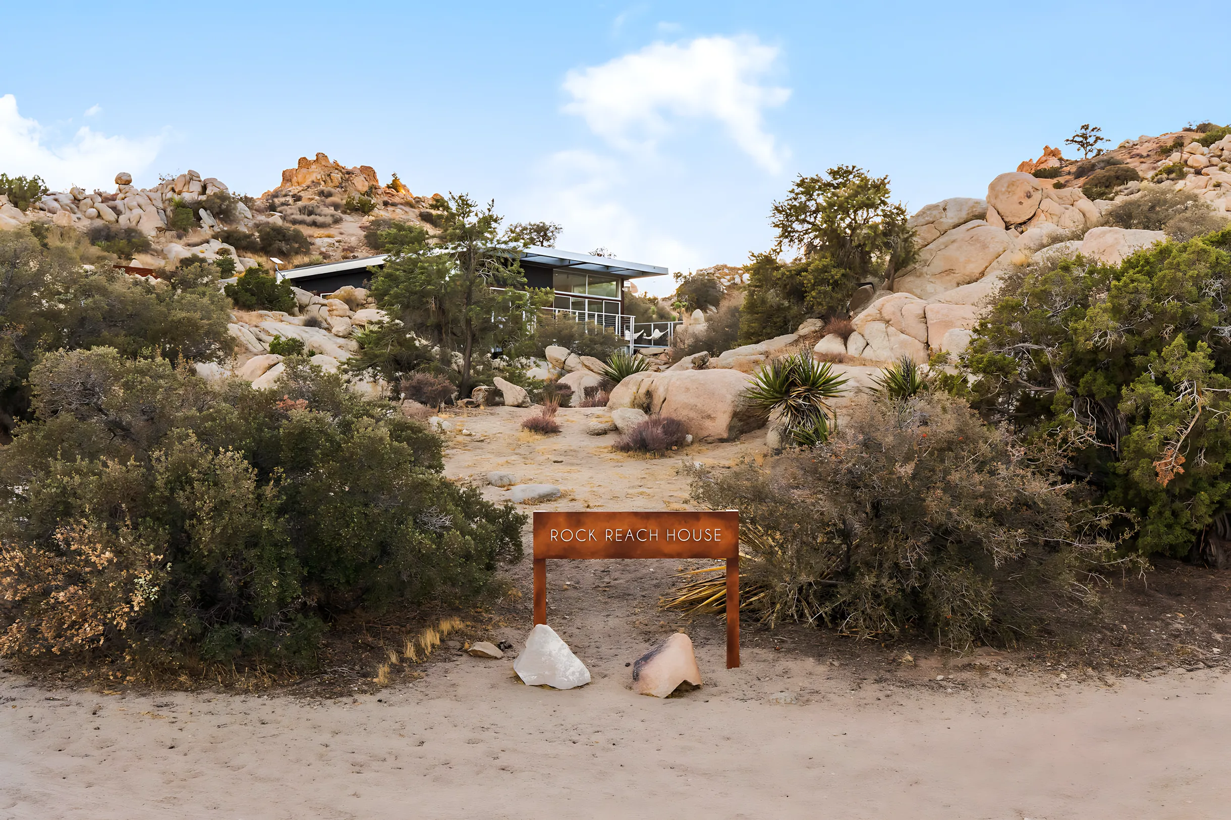 Wander High Desert Boulders #26