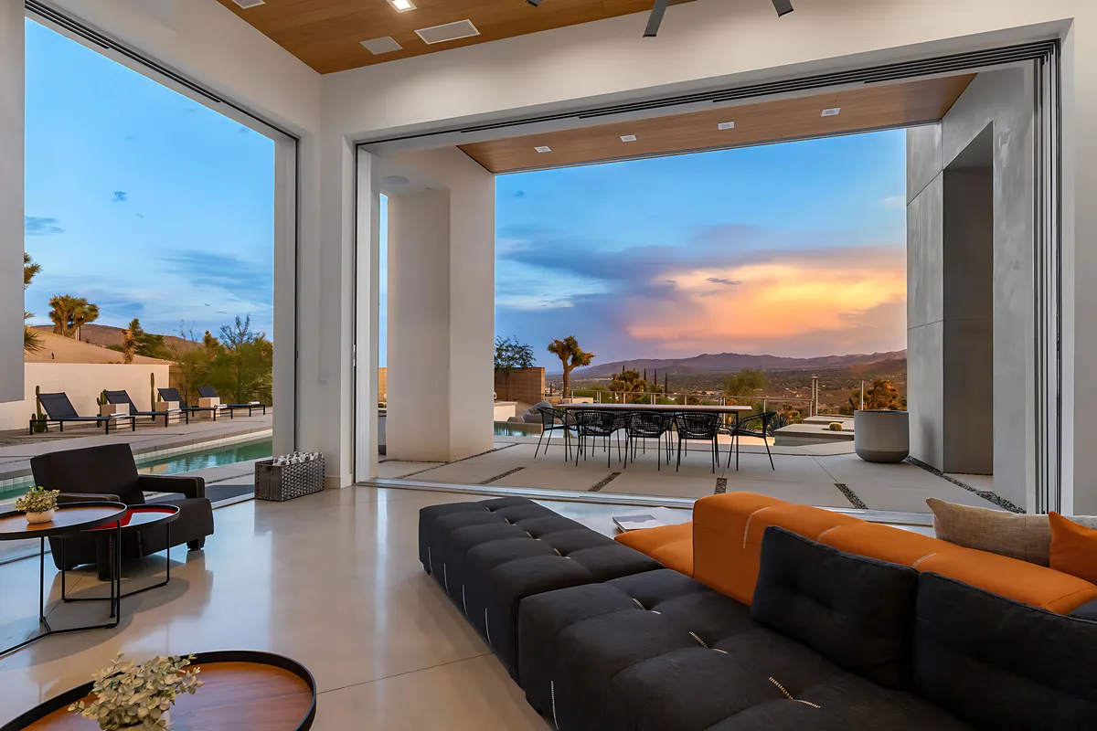 Wander Joshua Tree Hilltop