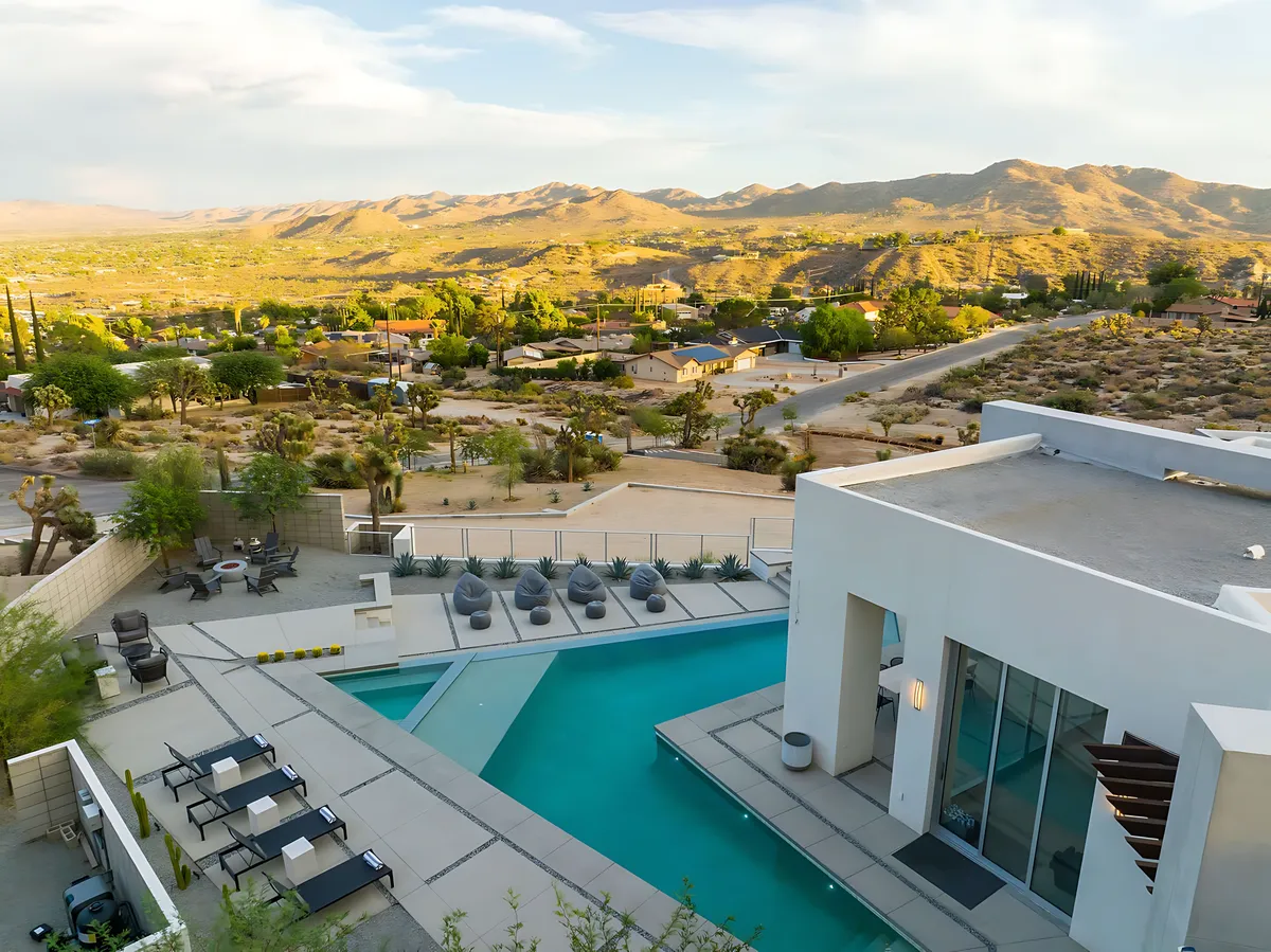 Wander Joshua Tree Hilltop