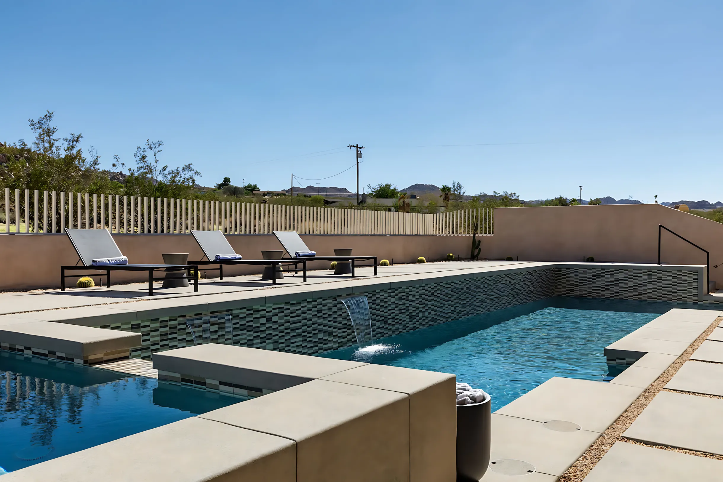 Wander Joshua Tree Crest #28