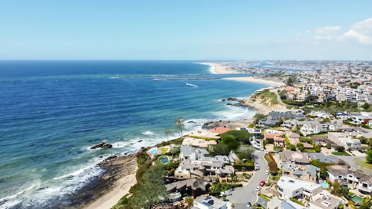 Wander Newport Shorecliff