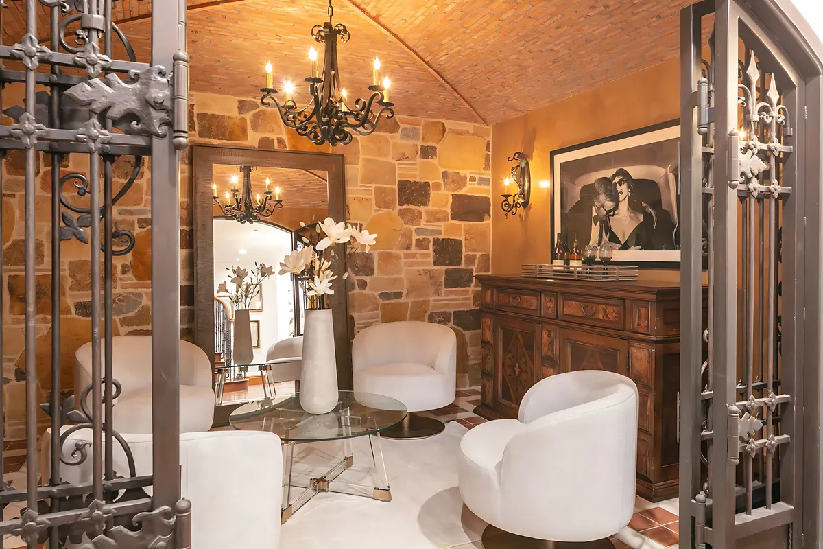 Wander Newport Shorecliff