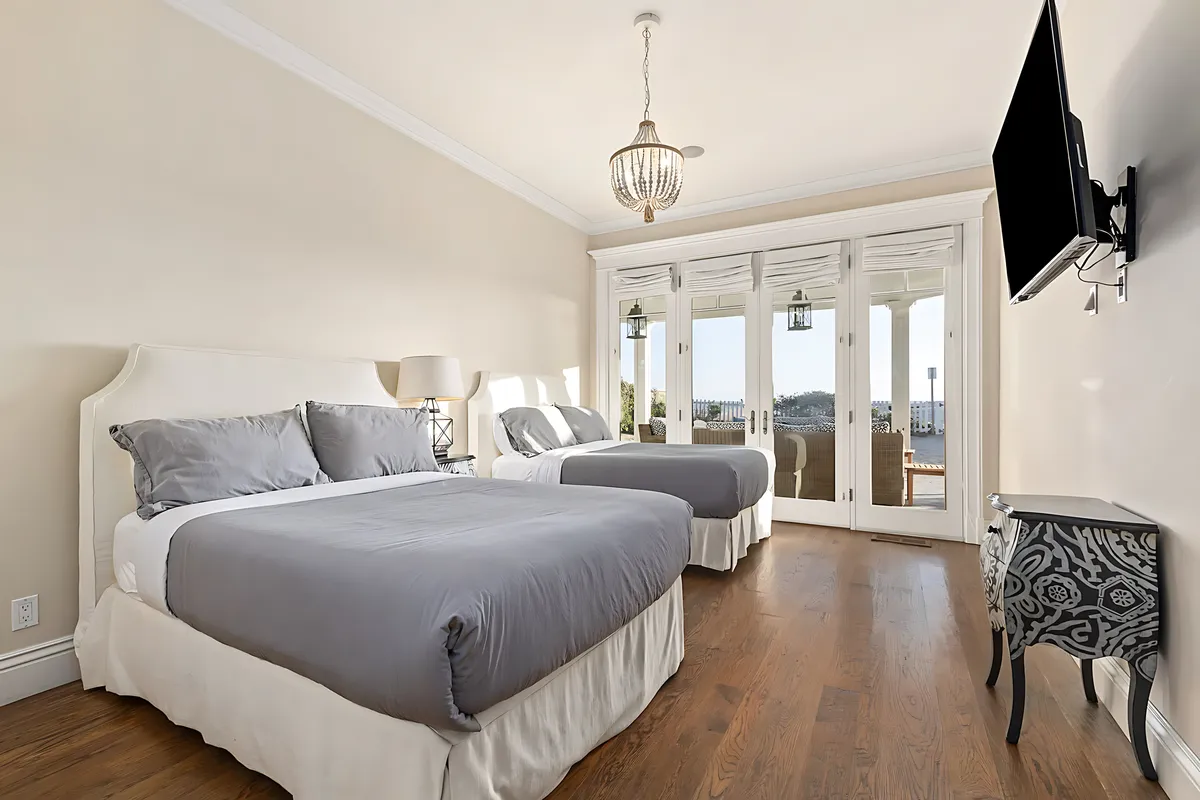 Bedroom 6 image